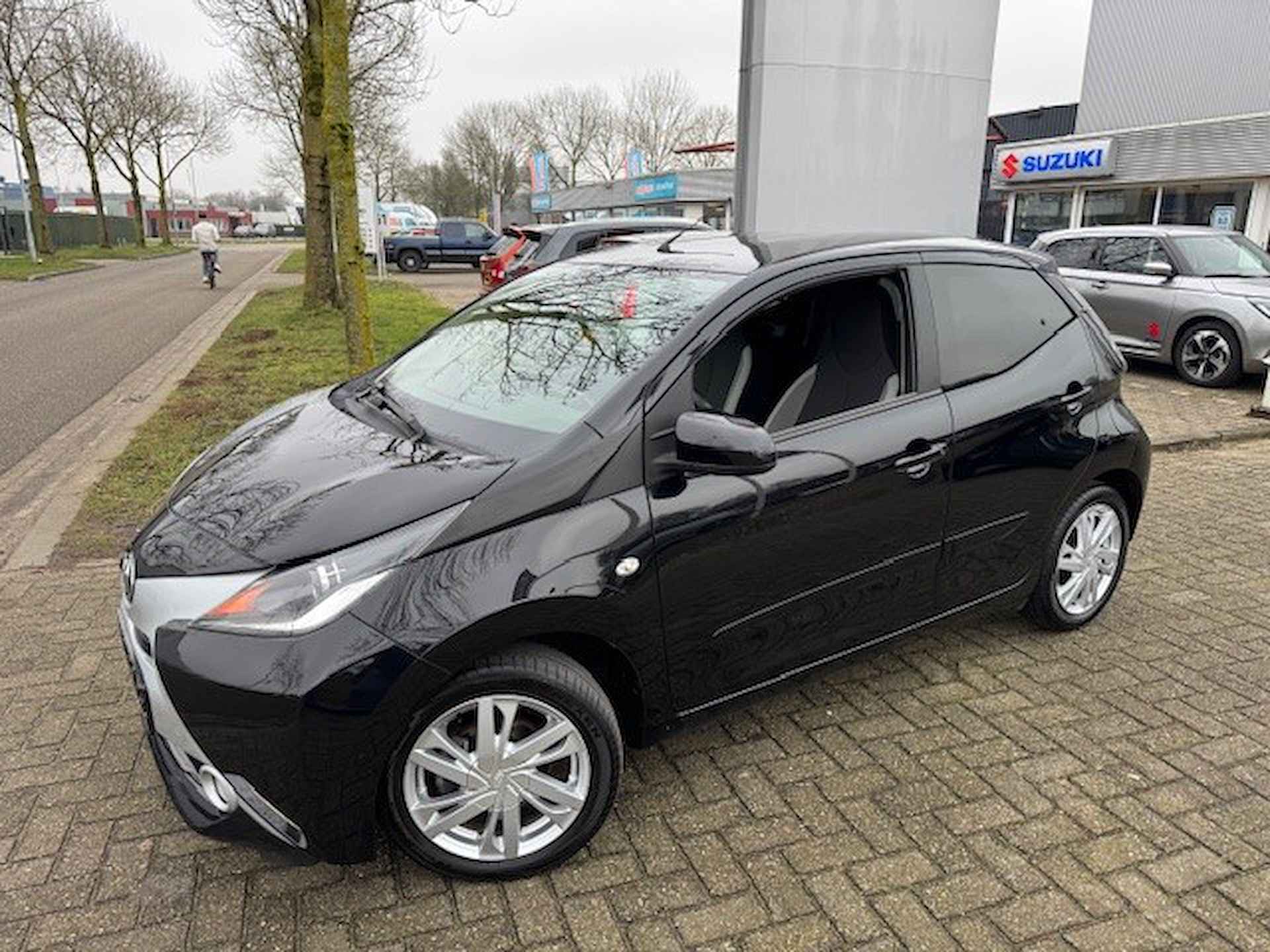 TOYOTA Aygo 1.0 VVT-i 69pk 5D x-sport - 3/35