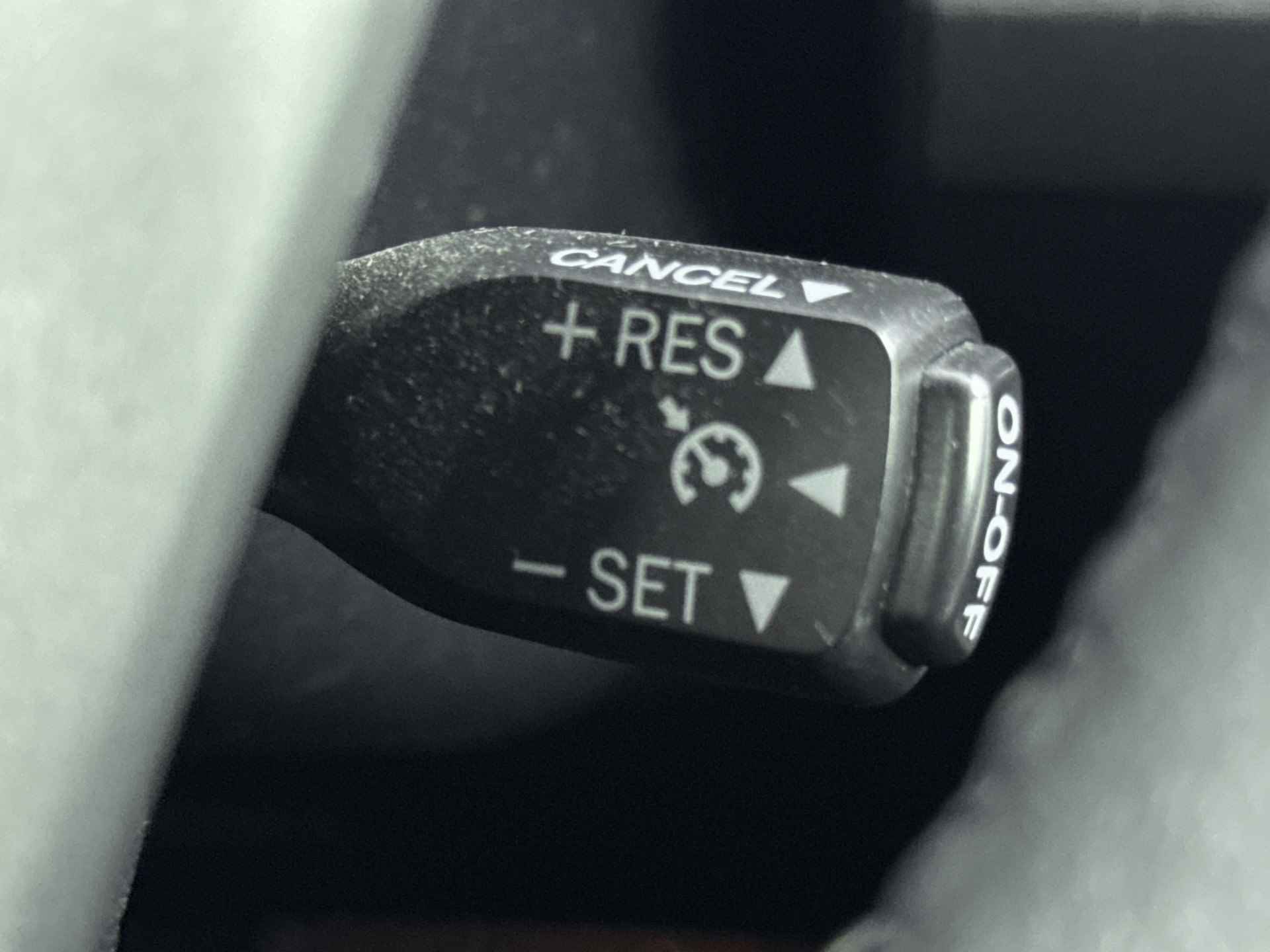 Toyota Prius 1.8 Plug-in Dynamic Business | Camera | Navigatie | Cruise Control | - 21/36