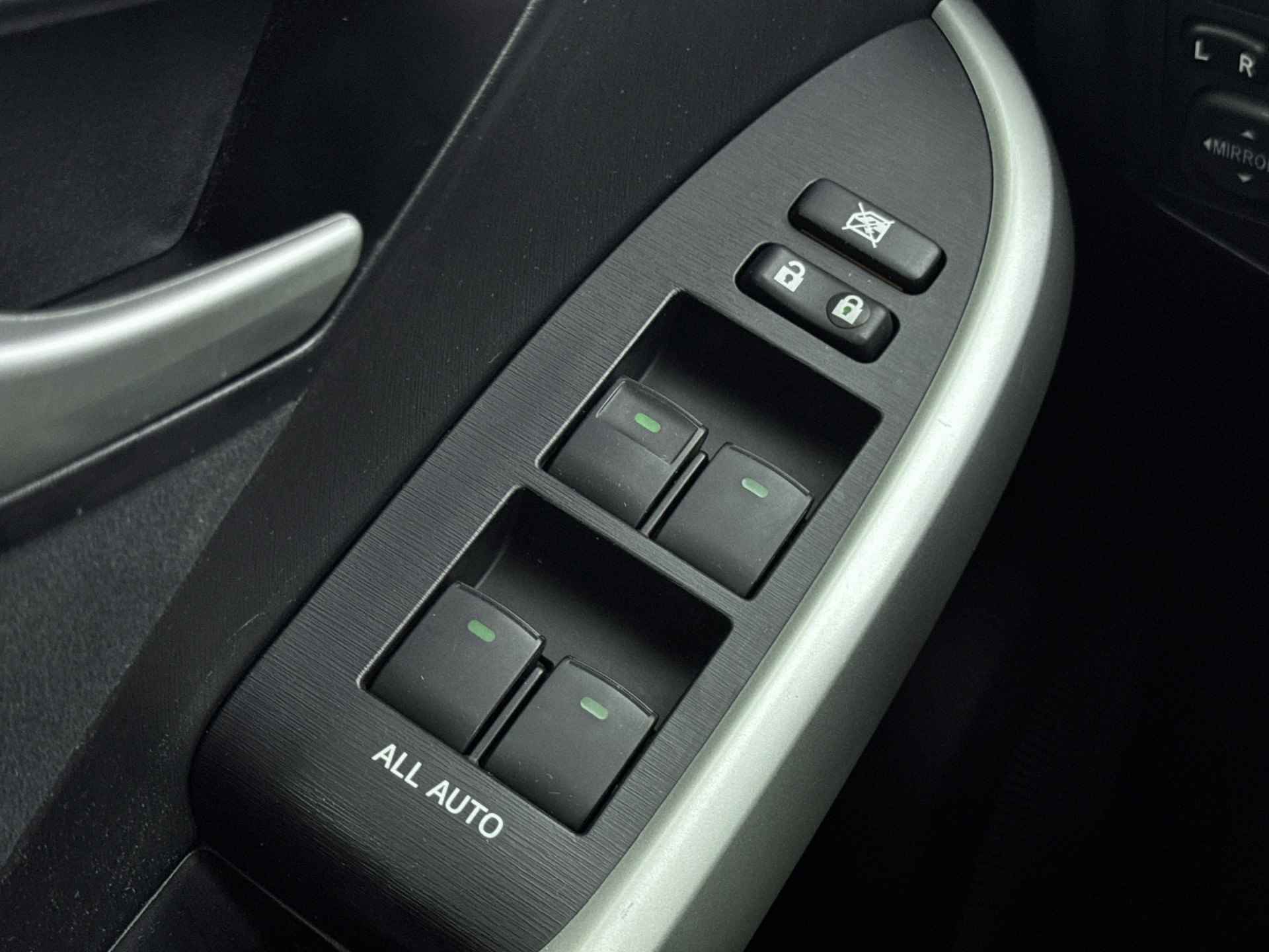 Toyota Prius 1.8 Plug-in Dynamic Business | Camera | Navigatie | Cruise Control | - 27/36