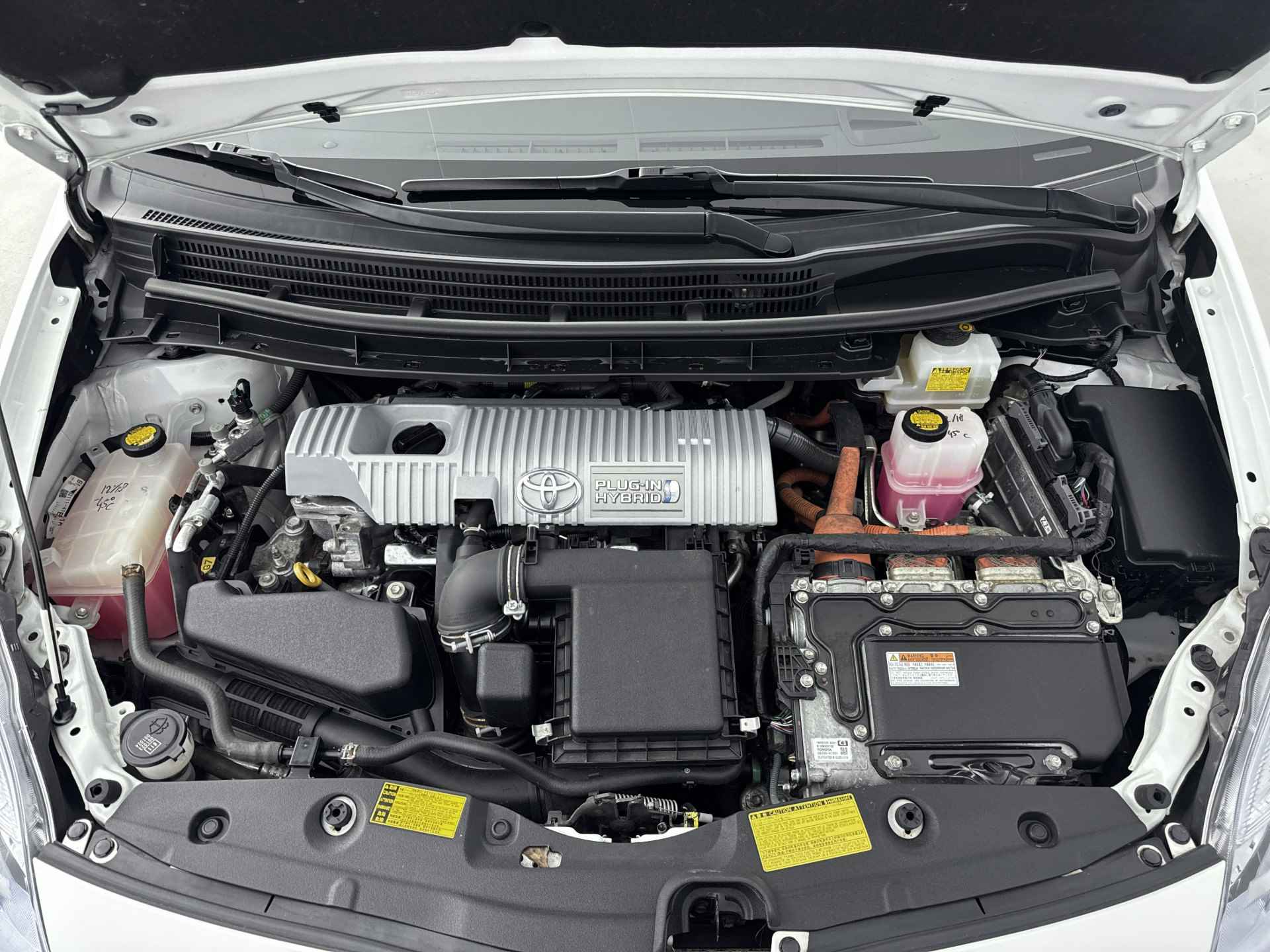 Toyota Prius 1.8 Plug-in Dynamic Business | Camera | Navigatie | Cruise Control | - 33/36