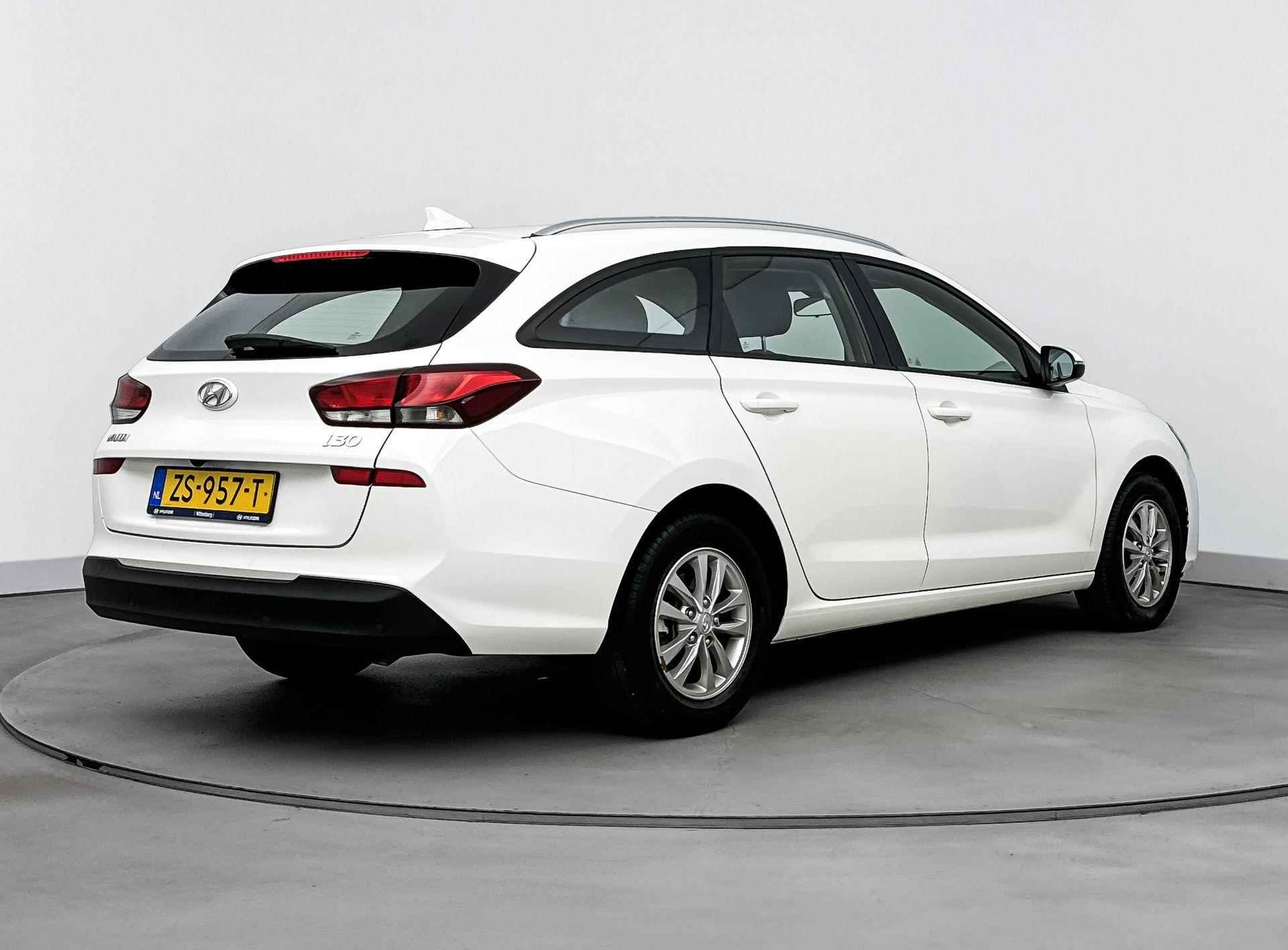 Hyundai i30 Wagon 1.0 T-GDI Comfort | Navigatie | Camera | Climate control - 3/33