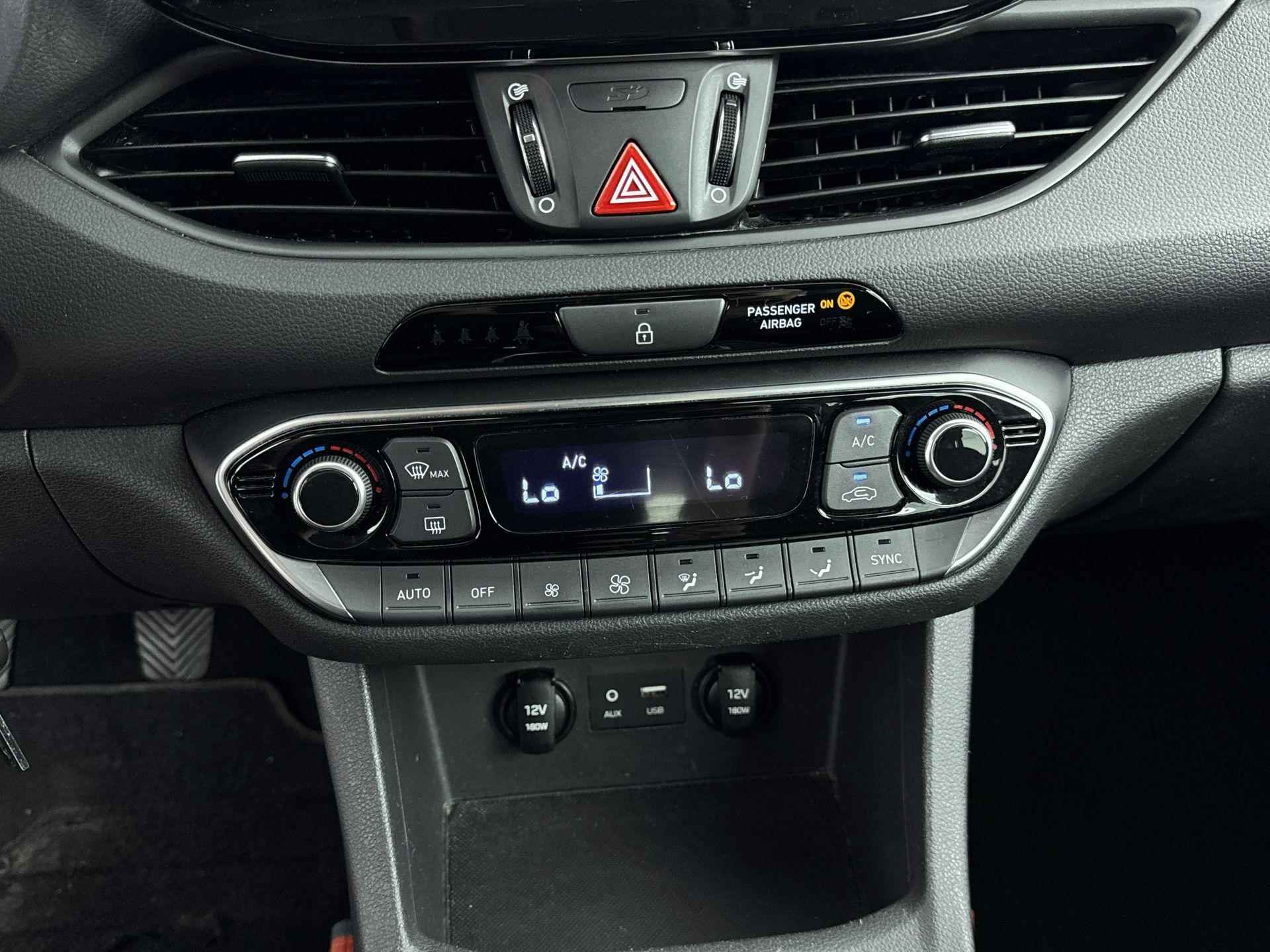 Hyundai i30 Wagon 1.0 T-GDI Comfort | Navigatie | Camera | Climate control - 17/33