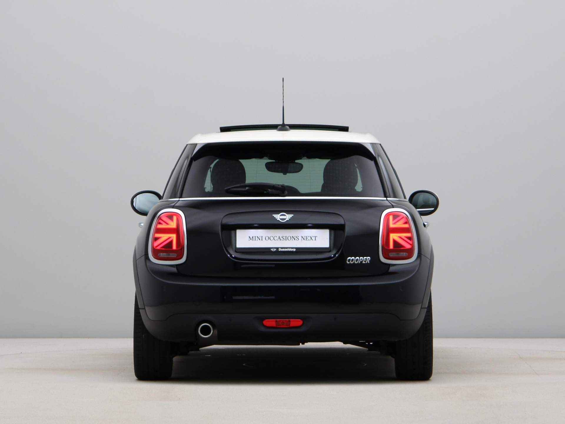 MINI 5-deurs Cooper 60 Years Edition Aut. - 11/26