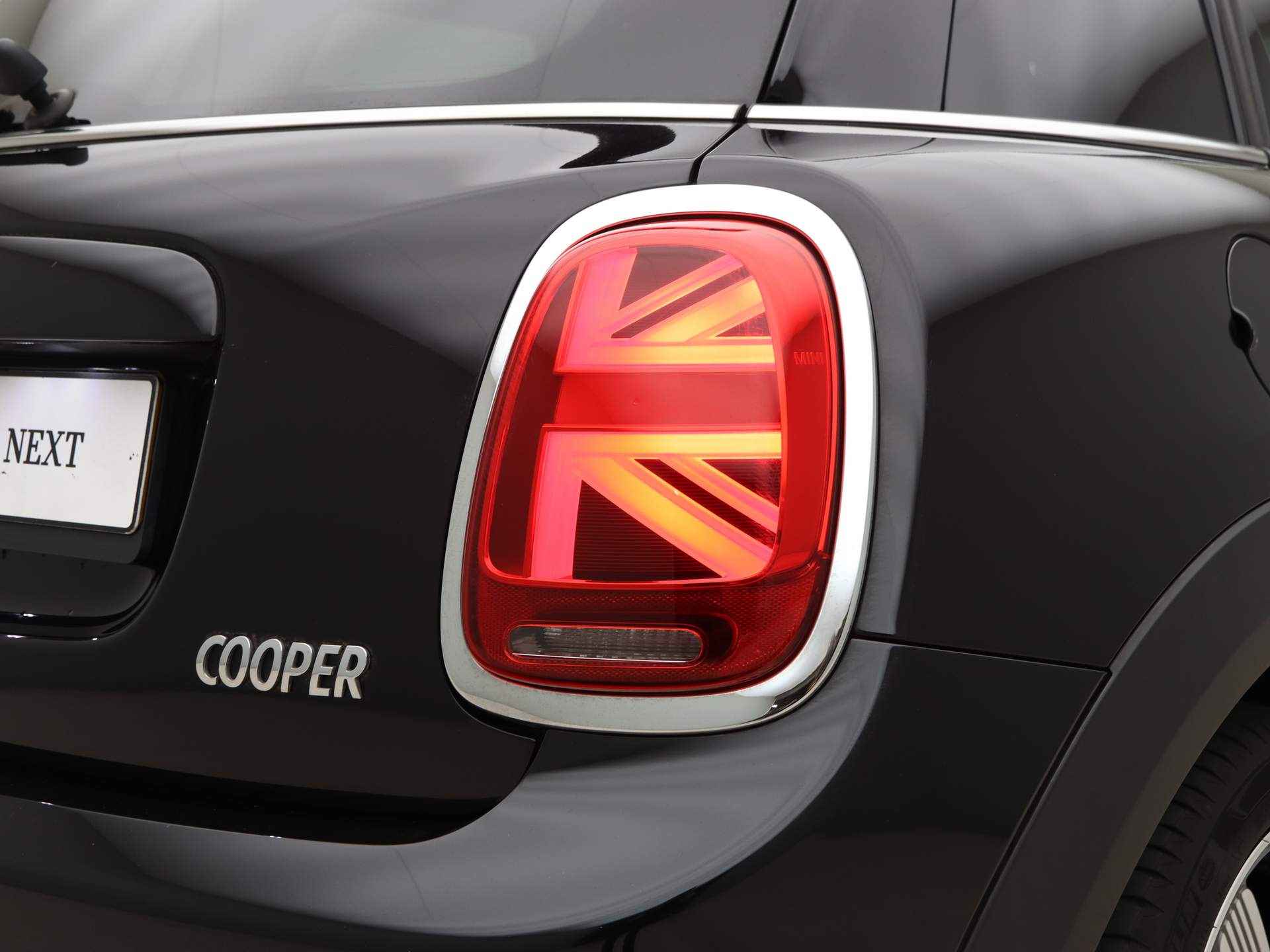 MINI 5-deurs Cooper 60 Years Edition Aut. - 21/26