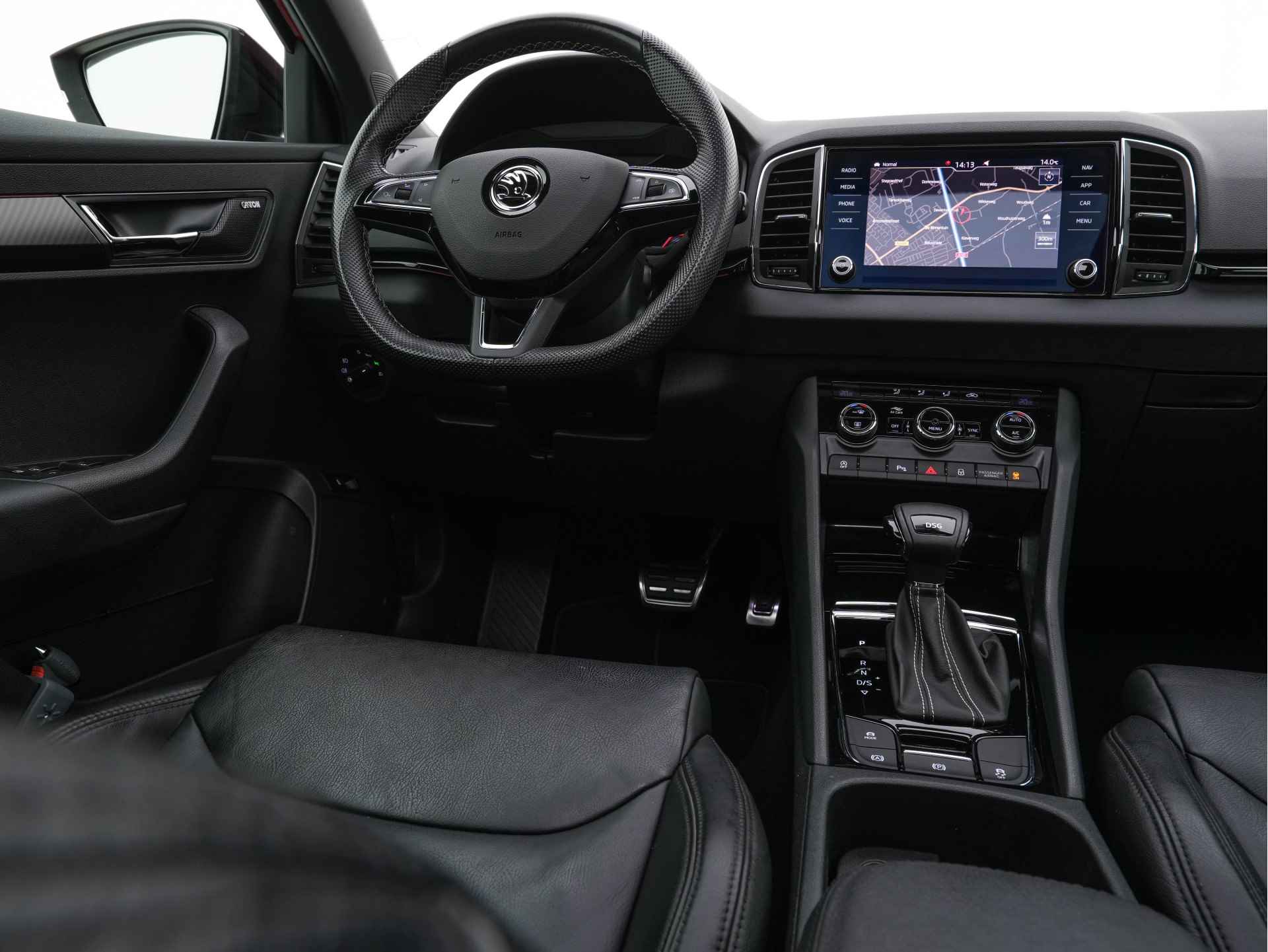 Škoda Karoq 1.5 TSI ACT Sportline Business Aut. *PANO | DIGI-COCKPIT | SOFT-LEATHER | CANTON-AUDIO | DAB | SHIFT-PADDLES | KEYLESS | CAMERA | NAVI-FULLMAP | ECC | PDC | CRUISE | APP.CONNECT | SPORT-SEATS | 18''ALU* - 7/37