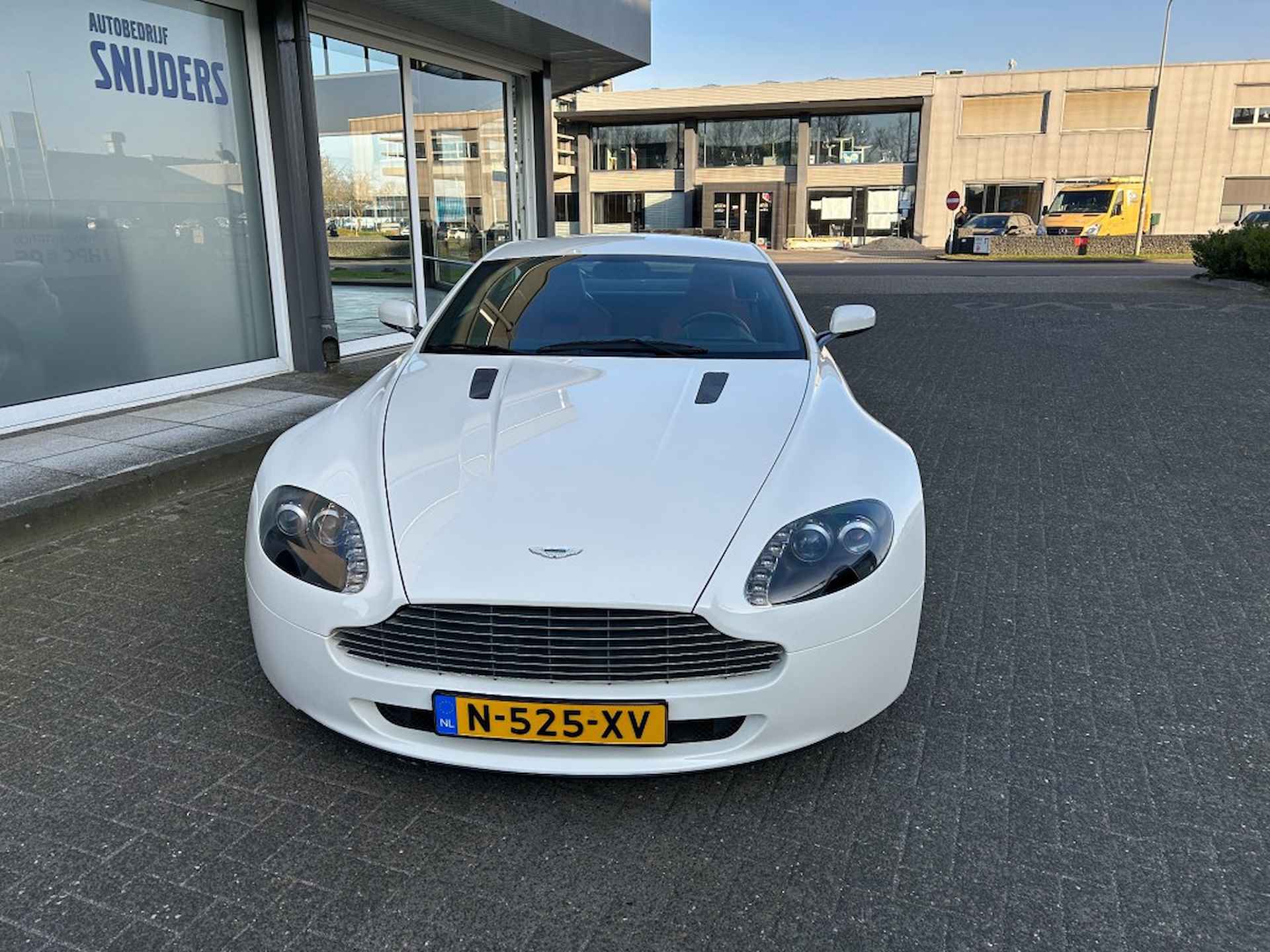 ASTON MARTIN V8 Vantage 4.3 V8 Sportshift Young Timer - BTW Auto - 3/30