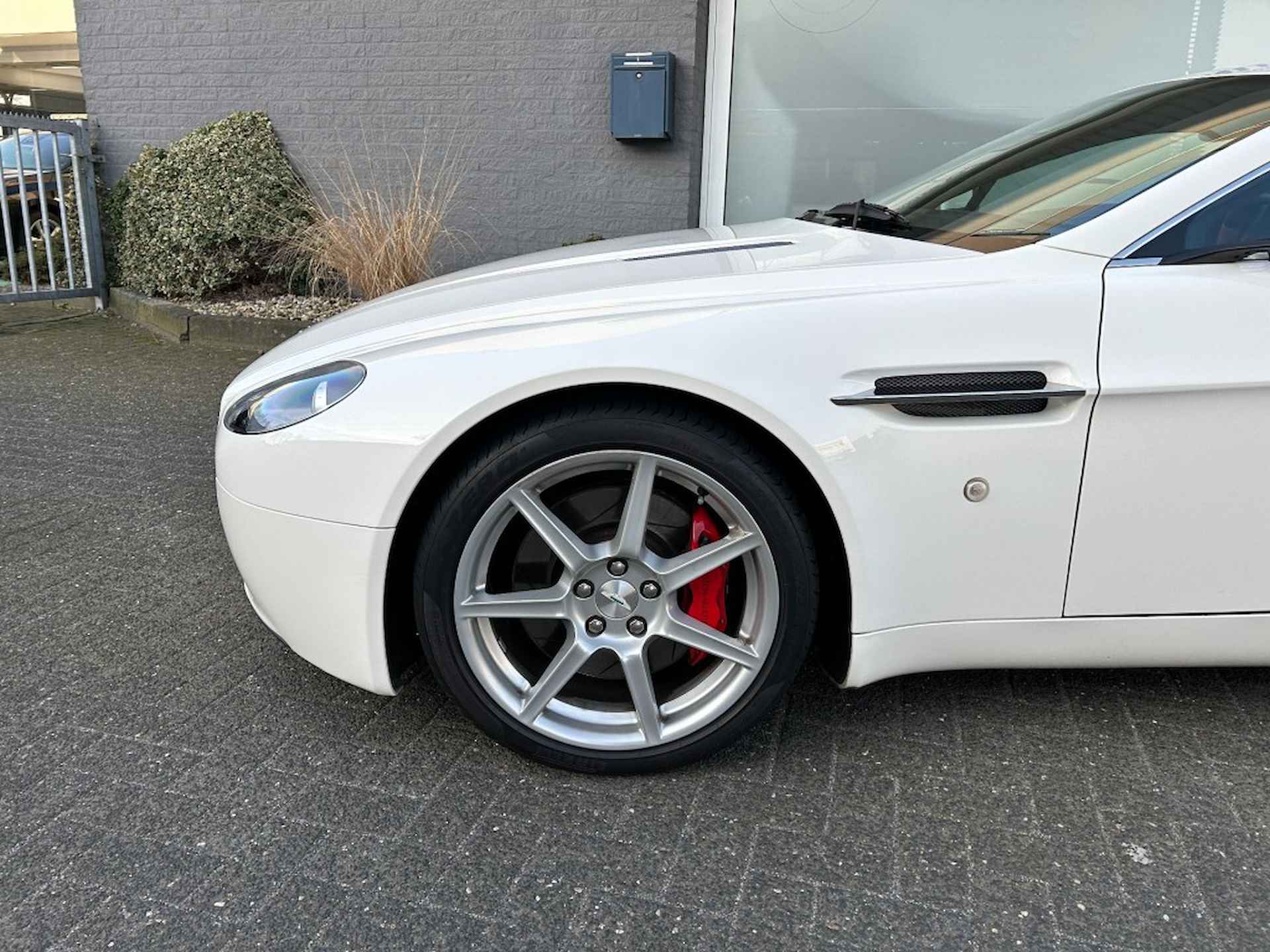 ASTON MARTIN V8 Vantage 4.3 V8 Sportshift Young Timer - BTW Auto - 6/30