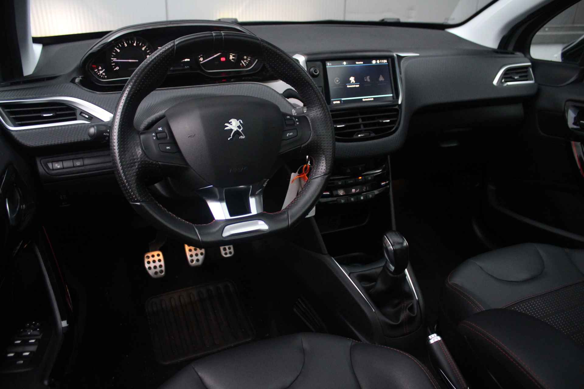 Peugeot 208 1.2 Turbo 110-PK GT-line PANORAMADAK | NAVI | CAMERA | CLIMATE CONTROL | PDC V+A - 24/29