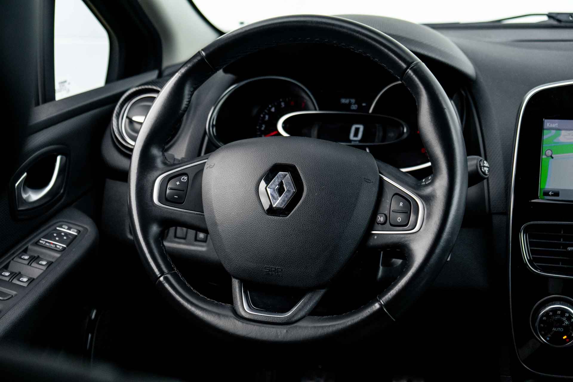 Renault Clio Estate 0.9 TCe Bose | Trekhaak | Stoelverwarming | 17 inch 4 seizoensbanden | Bose geluid | incl. Bovag rijklaarpakket met 12 maanden garantie - 11/51