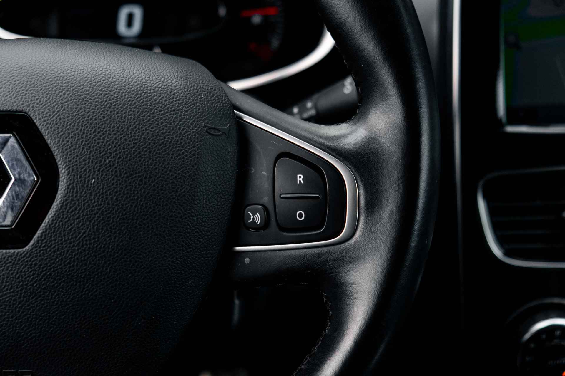 Renault Clio Estate 0.9 TCe Bose | Trekhaak | Stoelverwarming | 17 inch 4 seizoensbanden | Bose geluid | incl. Bovag rijklaarpakket met 12 maanden garantie - 13/51