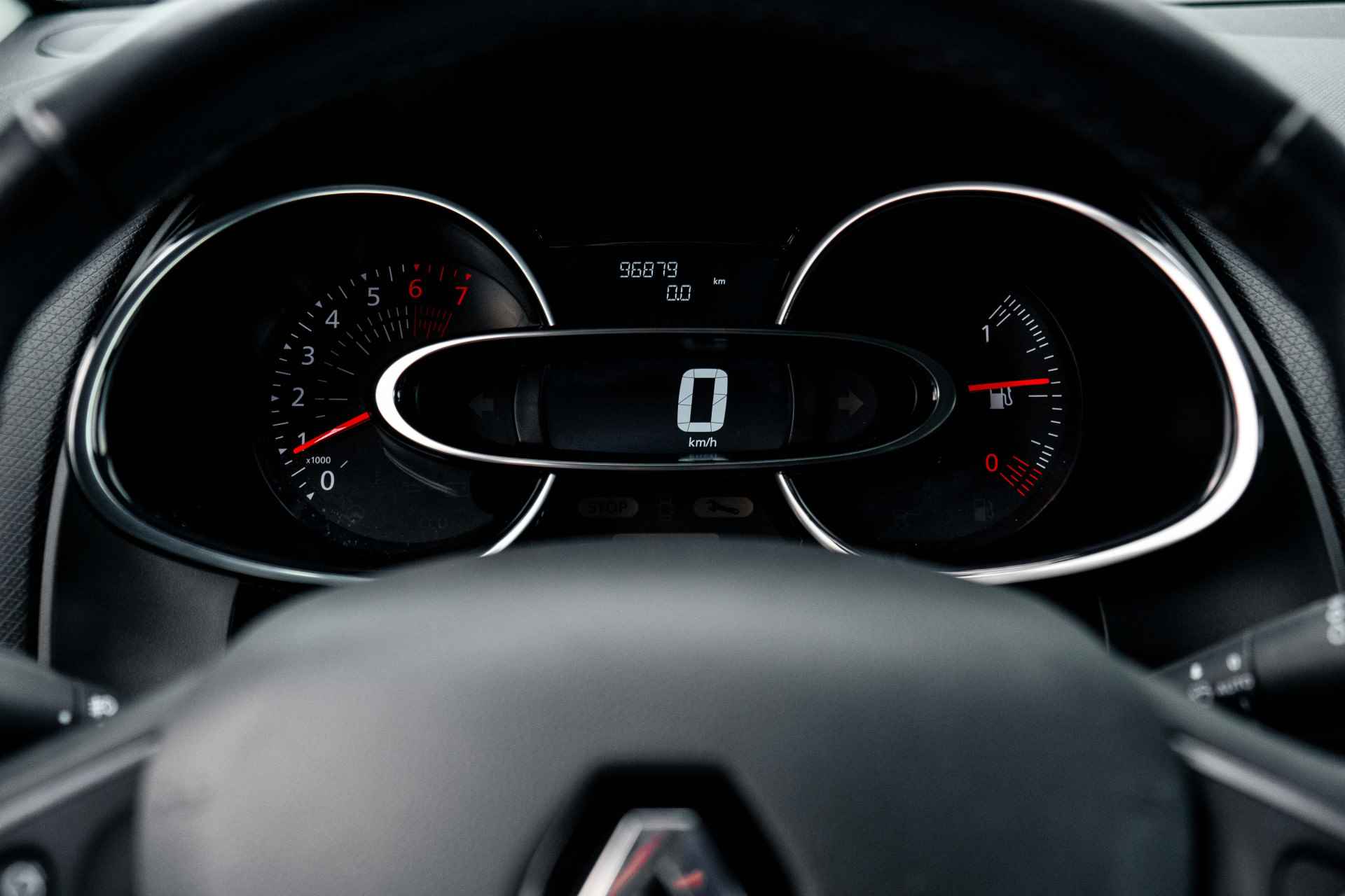 Renault Clio Estate 0.9 TCe Bose | Trekhaak | Stoelverwarming | 17 inch 4 seizoensbanden | Bose geluid | incl. Bovag rijklaarpakket met 12 maanden garantie - 14/51