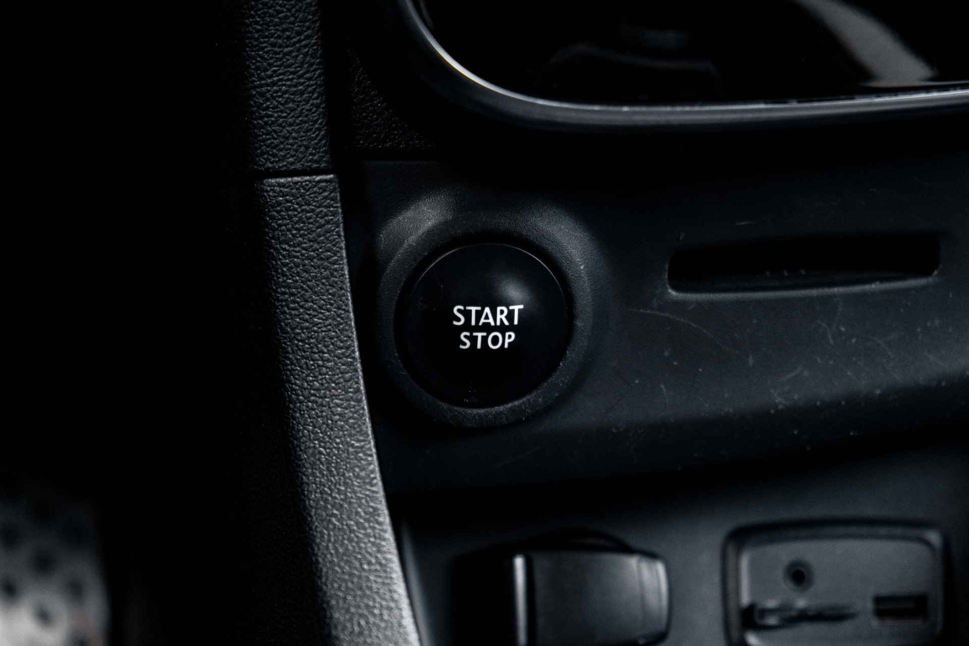 Renault Clio Estate 0.9 TCe Bose | Trekhaak | Stoelverwarming | 17 inch 4 seizoensbanden | Bose geluid | incl. Bovag rijklaarpakket met 12 maanden garantie - 40/51