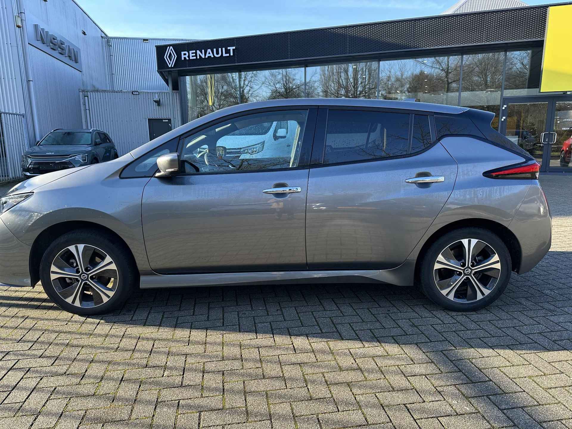 Nissan LEAF e+ N-Connecta 62 kWh | Groot Accupakket | Navigatie | Climate Control | Adapt. Cruise Control | 360 Camera | Apple Carplay | Android Auto | Stoelverwarming - 7/28