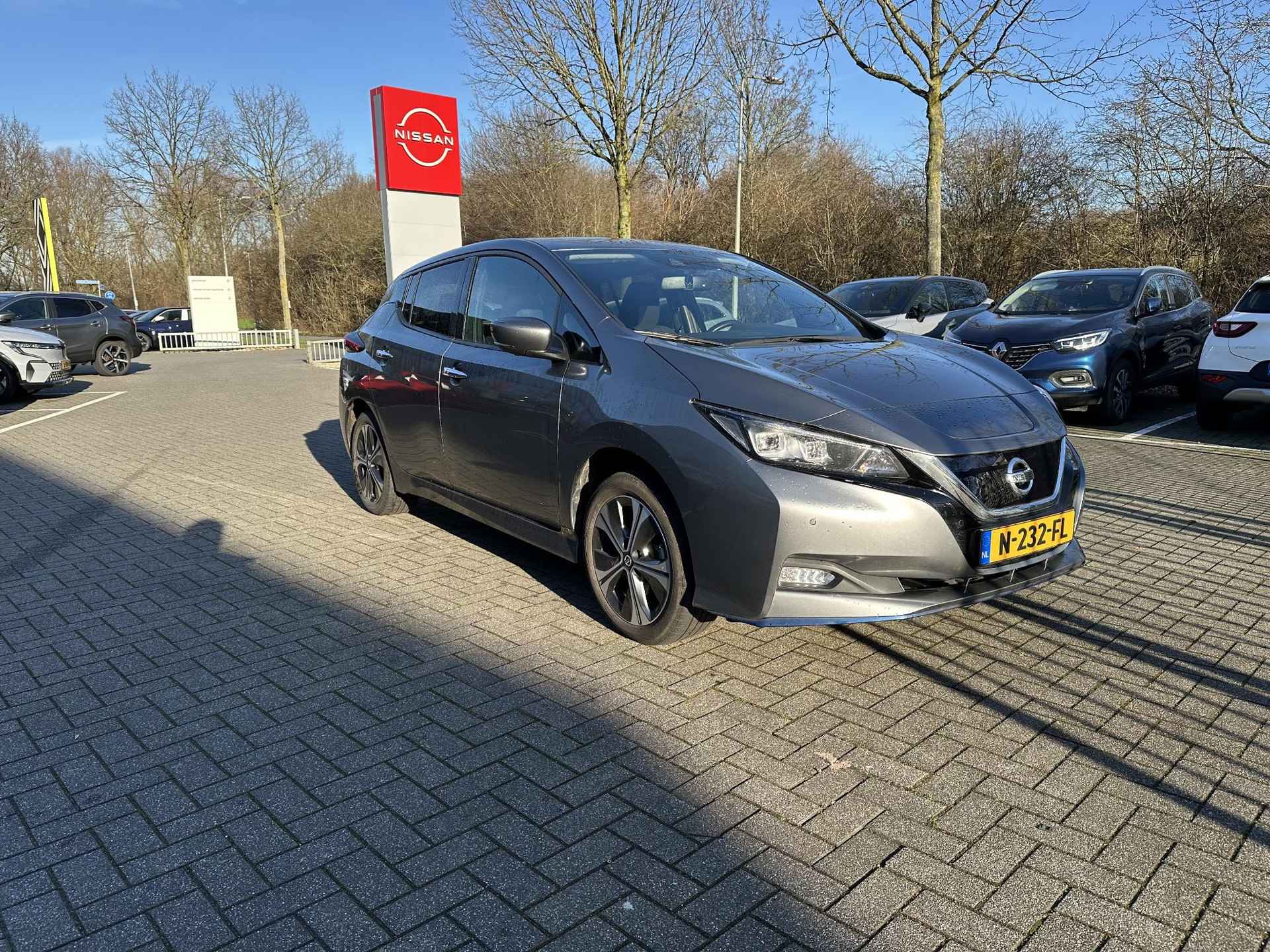 Nissan LEAF e+ N-Connecta 62 kWh | Groot Accupakket | Navigatie | Climate Control | Adapt. Cruise Control | 360 Camera | Apple Carplay | Android Auto | Stoelverwarming - 24/28