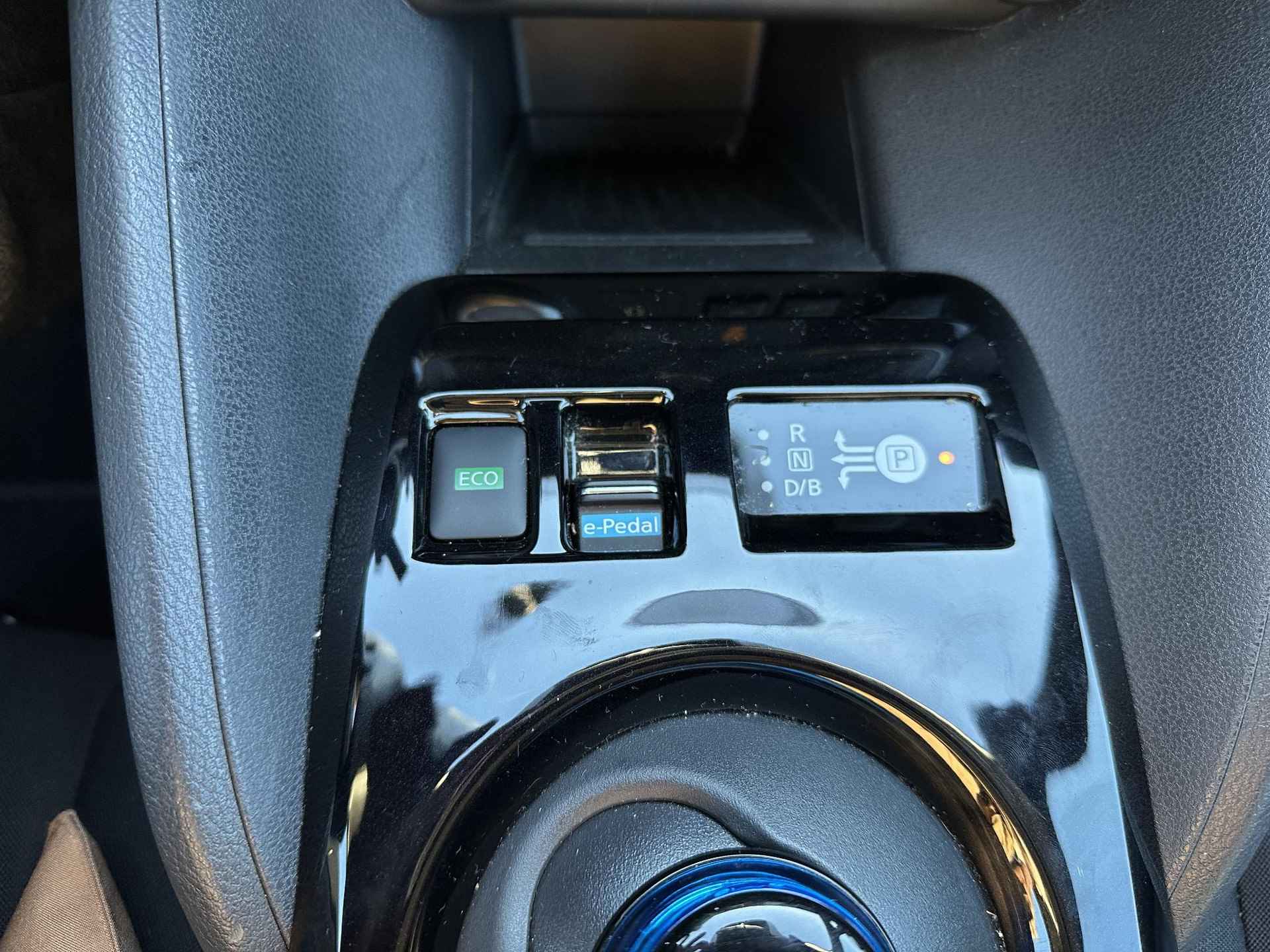 Nissan LEAF e+ N-Connecta 62 kWh | Groot Accupakket | Navigatie | Climate Control | Adapt. Cruise Control | 360 Camera | Apple Carplay | Android Auto | Stoelverwarming - 27/28