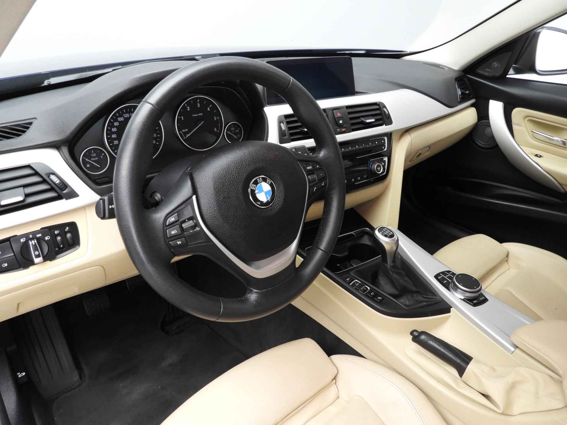 BMW 3 Serie Touring 320d | LED | Leder | Navigatie | Sportstoelen | Stoelverwarming | Harman-kardon sound | Alu 18 inch - 7/38