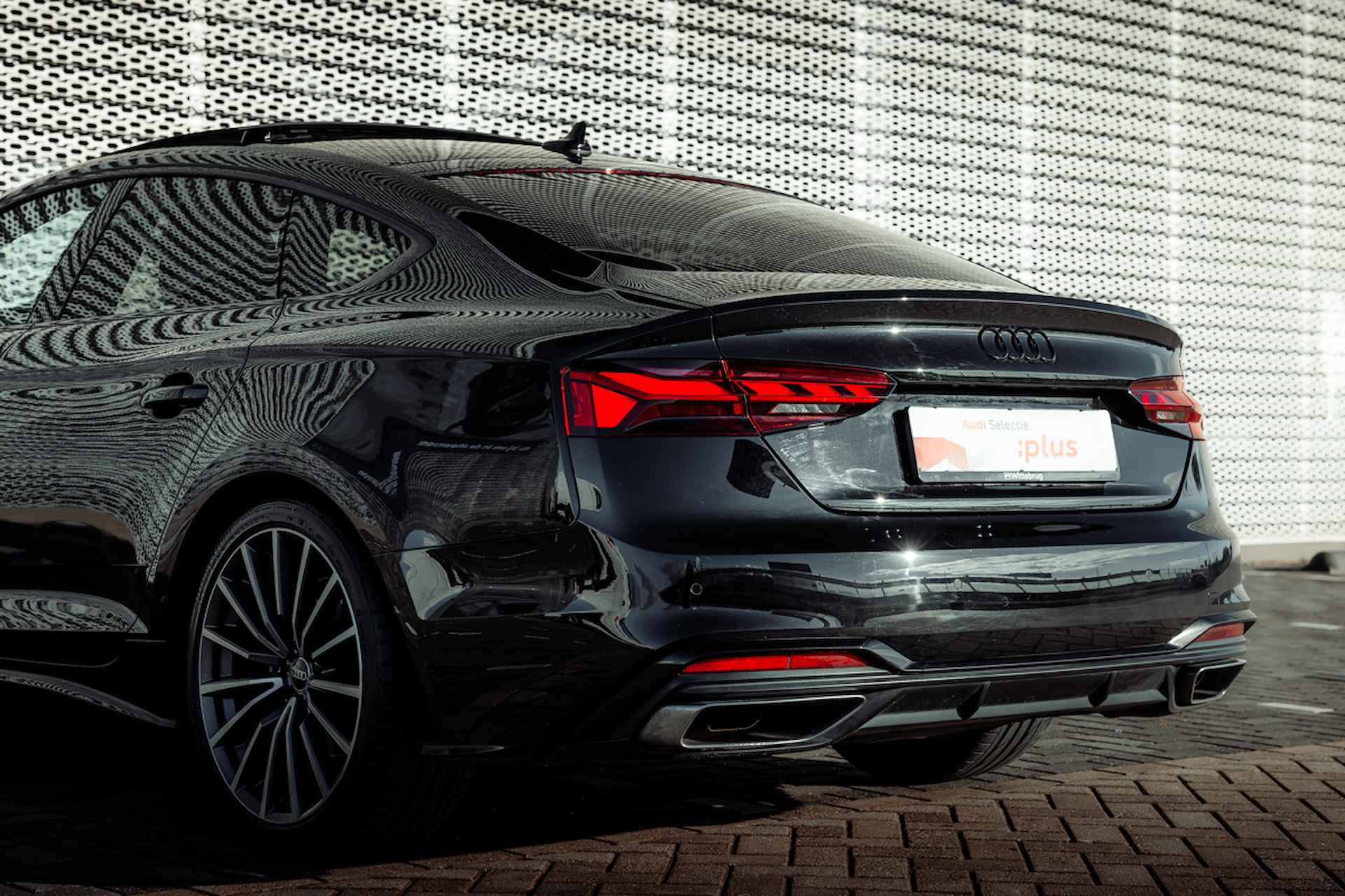 Audi A5 Sportback 35 TFSI 150pk s-tronic S edition Competition | Panoramadak | Stoelverwarming | Optiek zwart plus | 19" LM velgen - 16/35