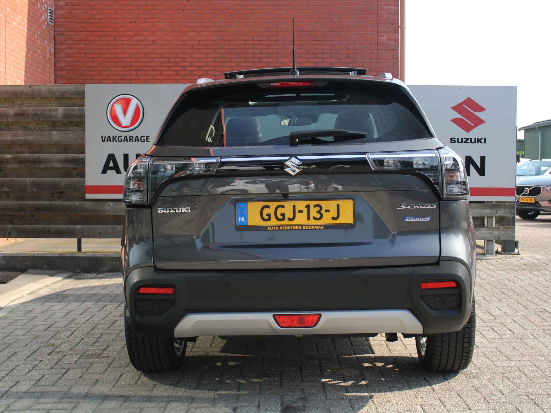 Suzuki S-Cross 1.4 Boosterjet Style Smart Hybrid 6 Jaar Garantie! Elektrisch Panoramadak, 360° Camera, Navigatie, Parkeersensoren Voor en Achter, All-Season Banden - 14/43