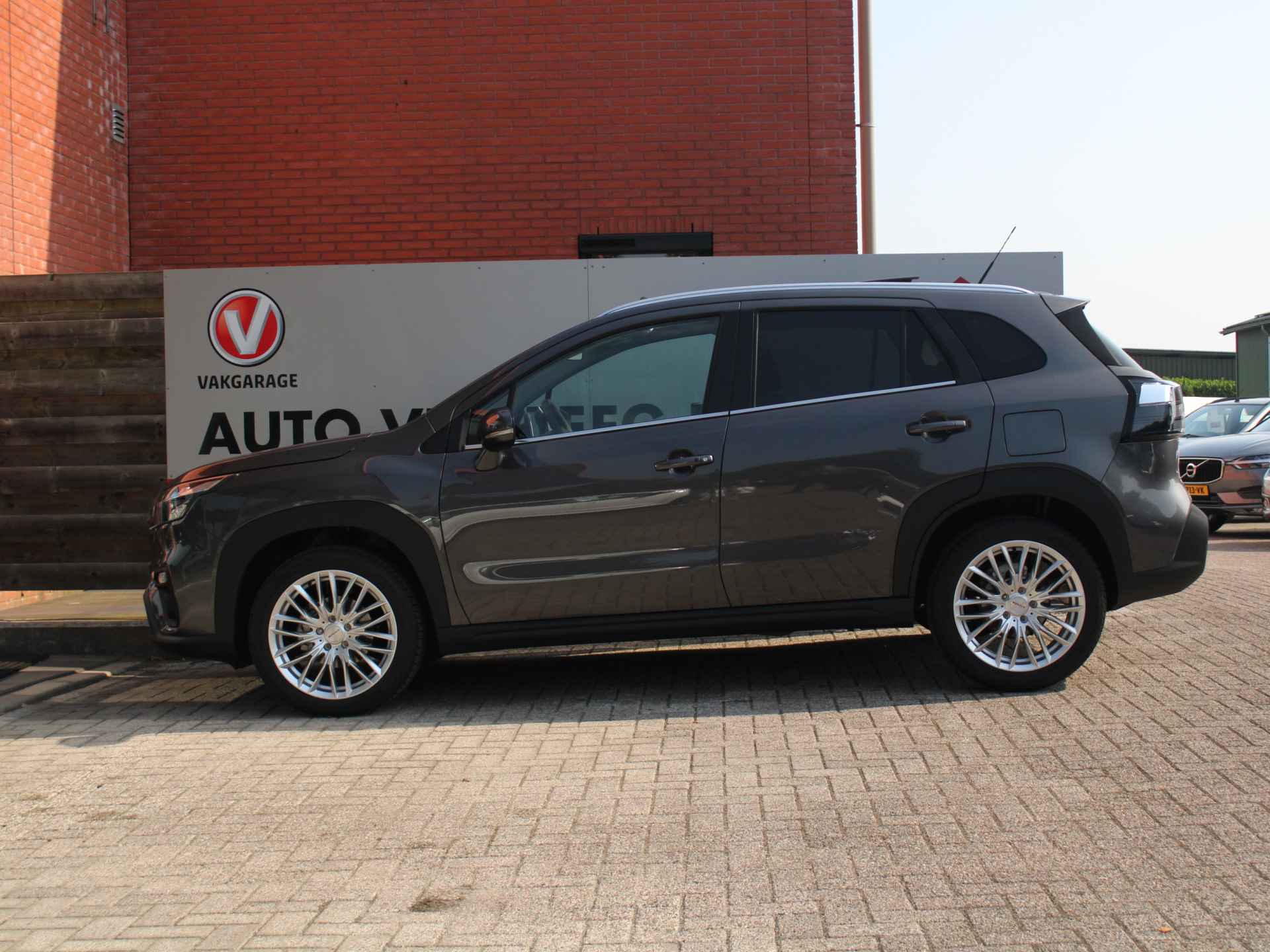 Suzuki S-Cross 1.4 Boosterjet Style Smart Hybrid 6 Jaar Garantie! Elektrisch Panoramadak, 360° Camera, Navigatie, Parkeersensoren Voor en Achter, All-Season Banden - 16/43