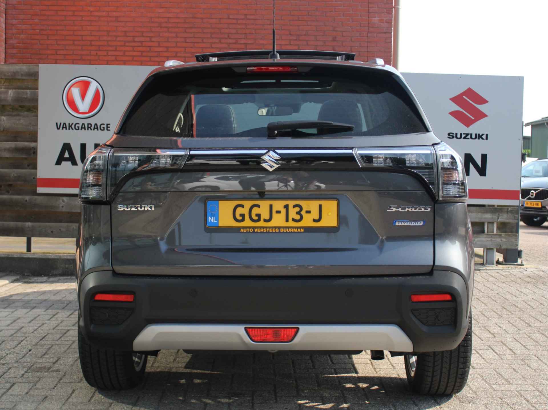 Suzuki S-Cross 1.4 Boosterjet Style Smart Hybrid 6 Jaar Garantie! Elektrisch Panoramadak, 360° Camera, Navigatie, Parkeersensoren Voor en Achter, All-Season Banden - 15/39