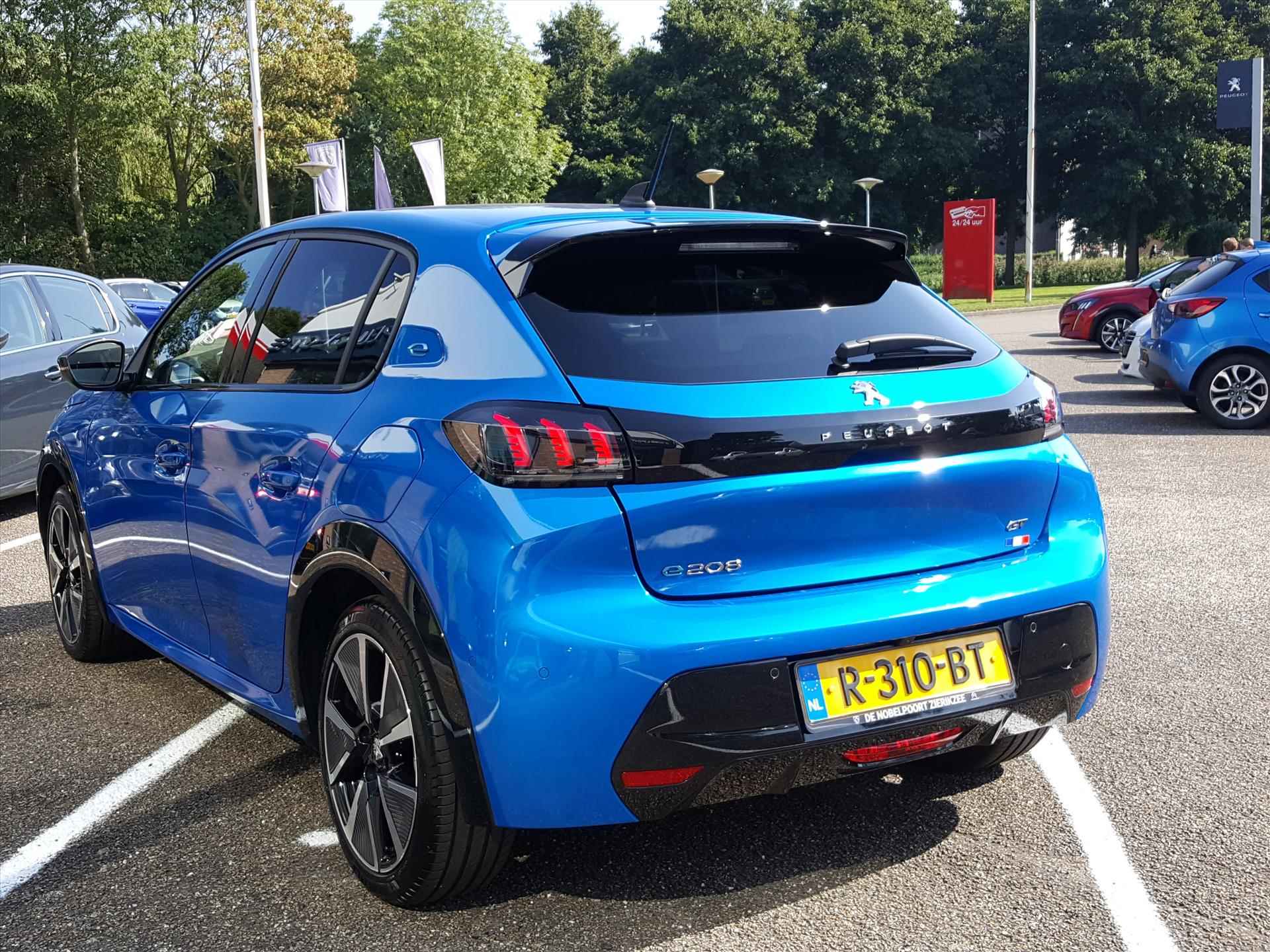 Peugeot e-208 GT EV 50kWh/136pk/16%bytelling/Btw |Navigatie|Cruise & ClimateC| Achteruitrijcamera | KEYLESS entry & start | Parkeersensoren | BT | LM-velgen 17inch - 8/50