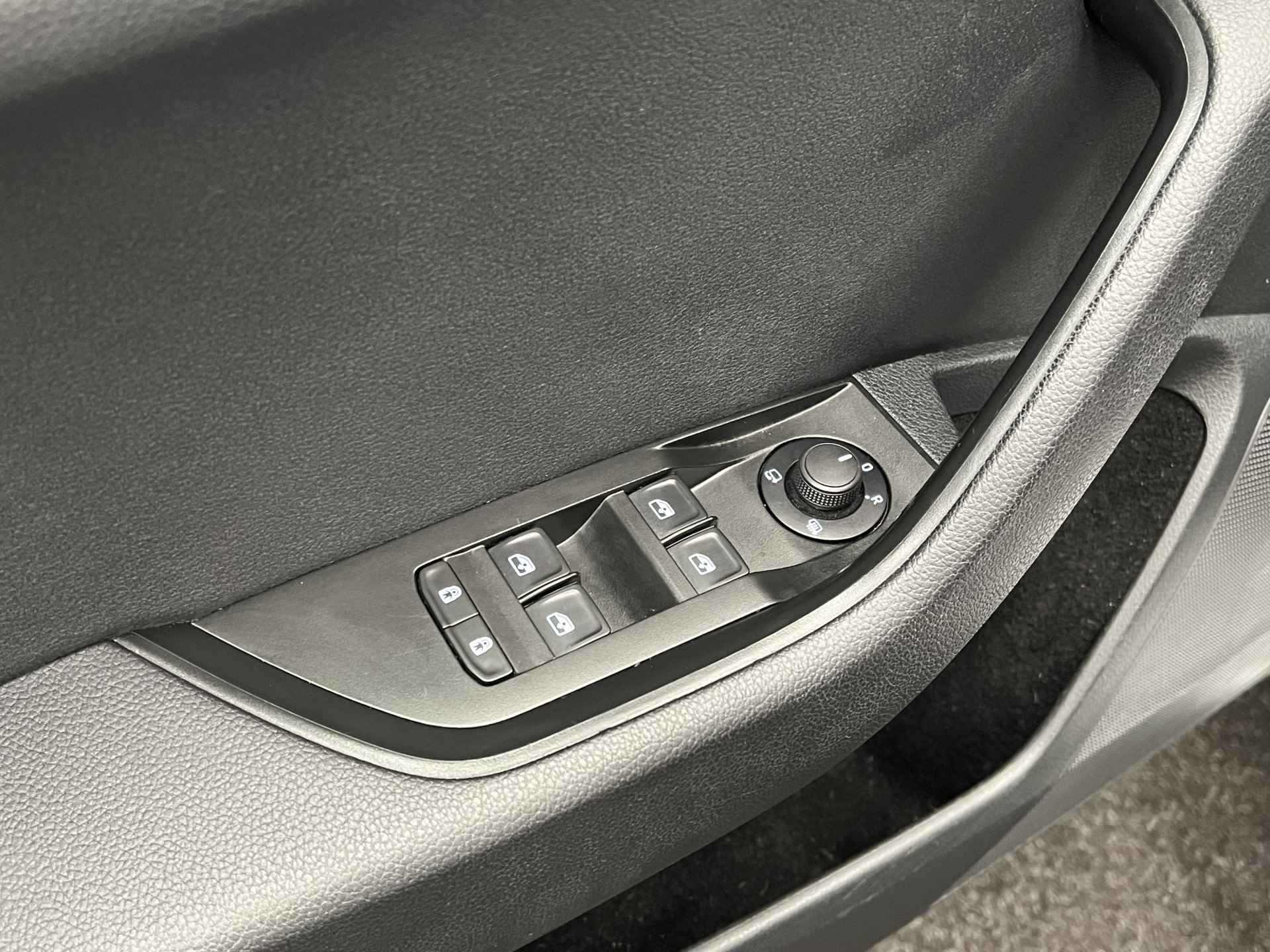 Škoda Superb Combi 1.5 TSI ACT Ambition Business | NAVIGATIE | SCHUIF-/KANTELDAK | TREKHAAK | STOELVERWARMING | - 17/48