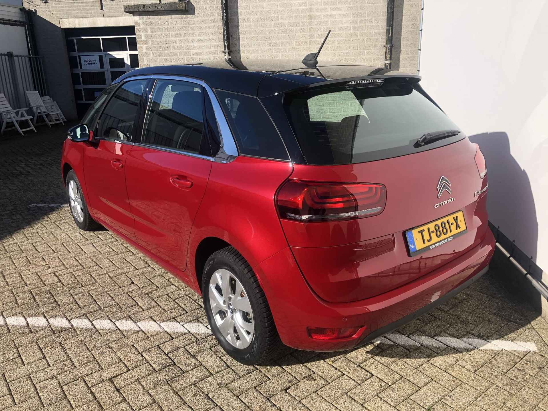 Citroen C4 SpaceTourer 1.2 PureTech Feel | Navigatie | Camera | Climate Control | Cruise Control - 3/26