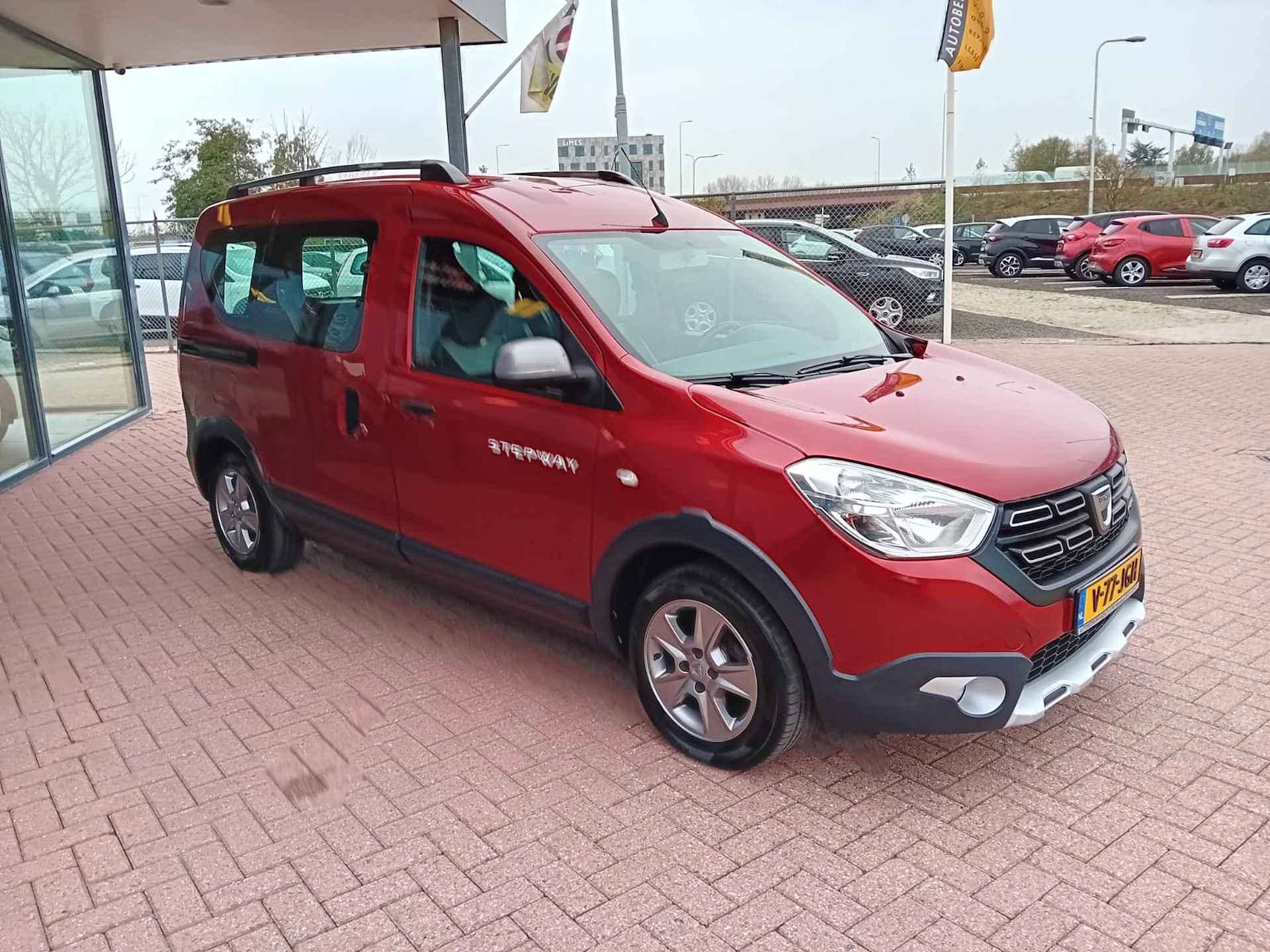 Dacia Dokker 1.2 TCe S&S Stepway, Airco, Multimediasysteem, Navigatie, Bluetooth, Cruise control, Stoelverwarming, Elektrische ramen en spieg Nette auto, Dealer onderhouden, BOVAG - 4/25