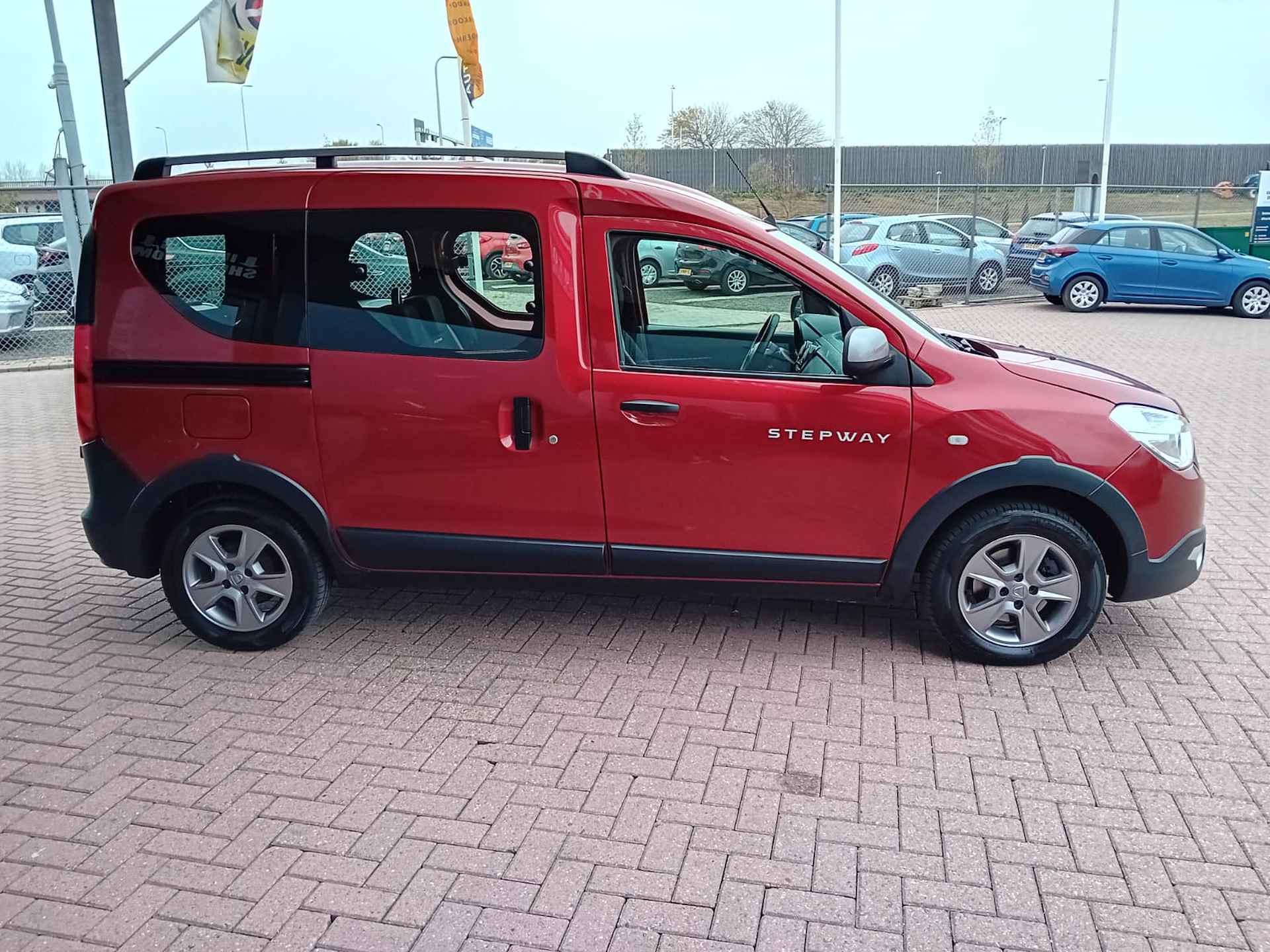 Dacia Dokker 1.2 TCe S&S Stepway, Airco, Multimediasysteem, Navigatie, Bluetooth, Cruise control, Stoelverwarming, Elektrische ramen en spieg Nette auto, Dealer onderhouden, BOVAG - 5/25