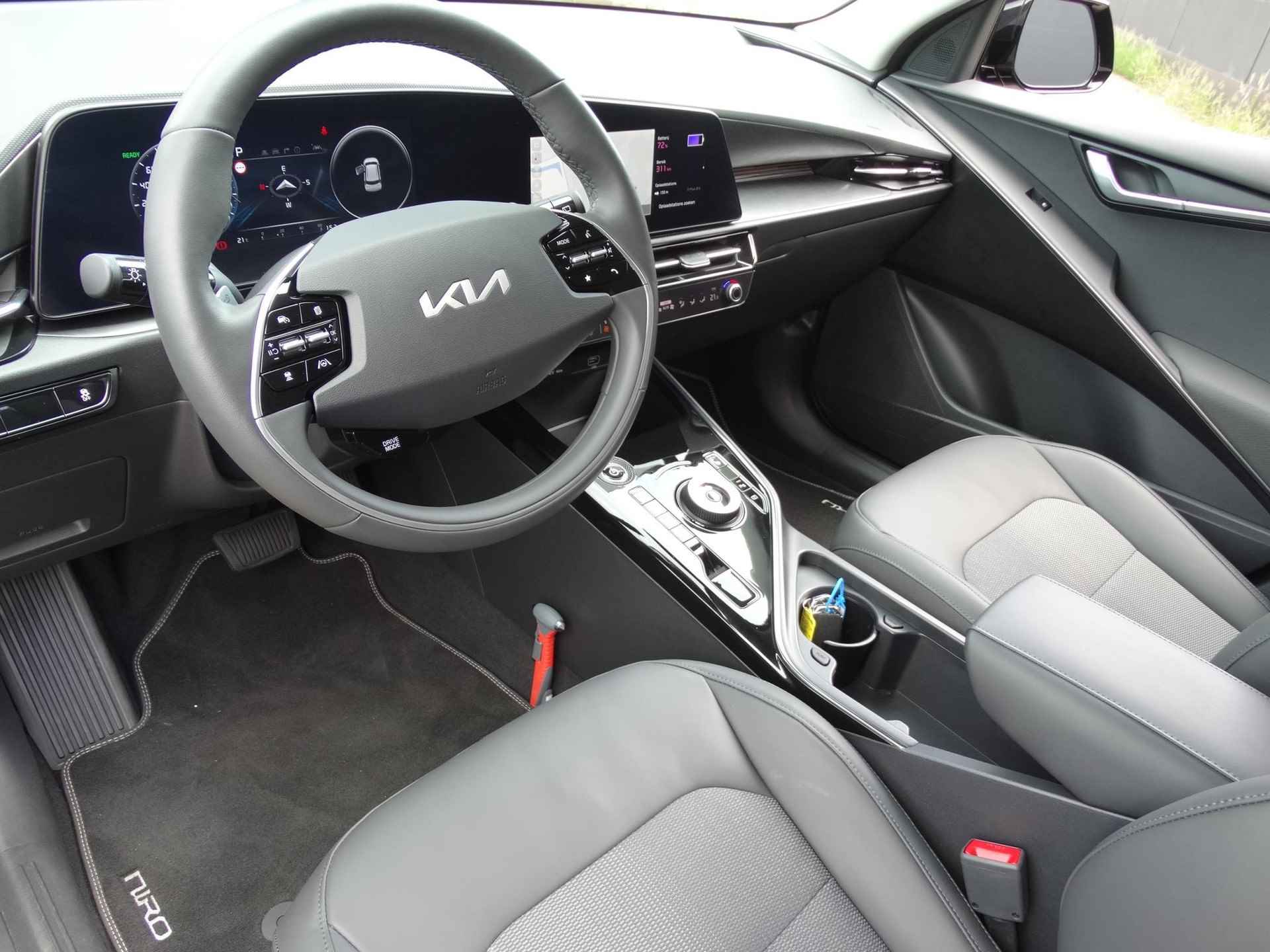 Kia Niro Edition 64.8 kWh | NAVIGATIE | CAMERA | AD. CRUISE | CLIMATE CONTROL | STOEL/STUURVERW. | CARPLAY | PDC V+A | LMV 17 inch - 20/27