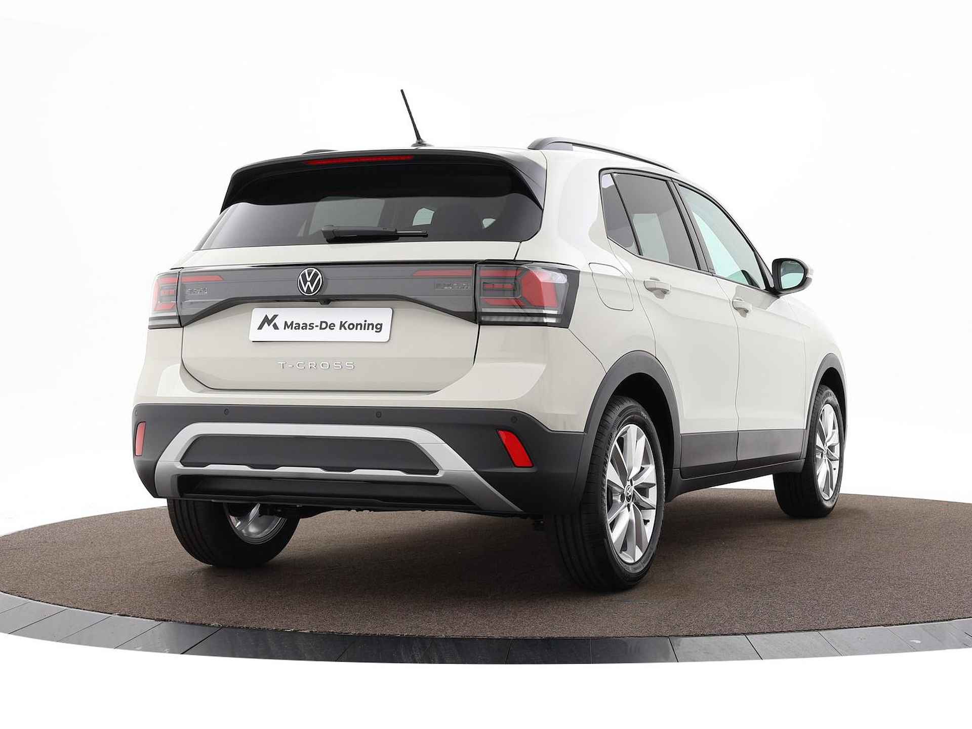 Volkswagen T-Cross Life Edition 1.0 TSI 95 pk 5 versn. Hand · Achteruitrijcamera · Privatelease vanaf €,-359 per maand · Incl. inruilvoordeel · - 3/38