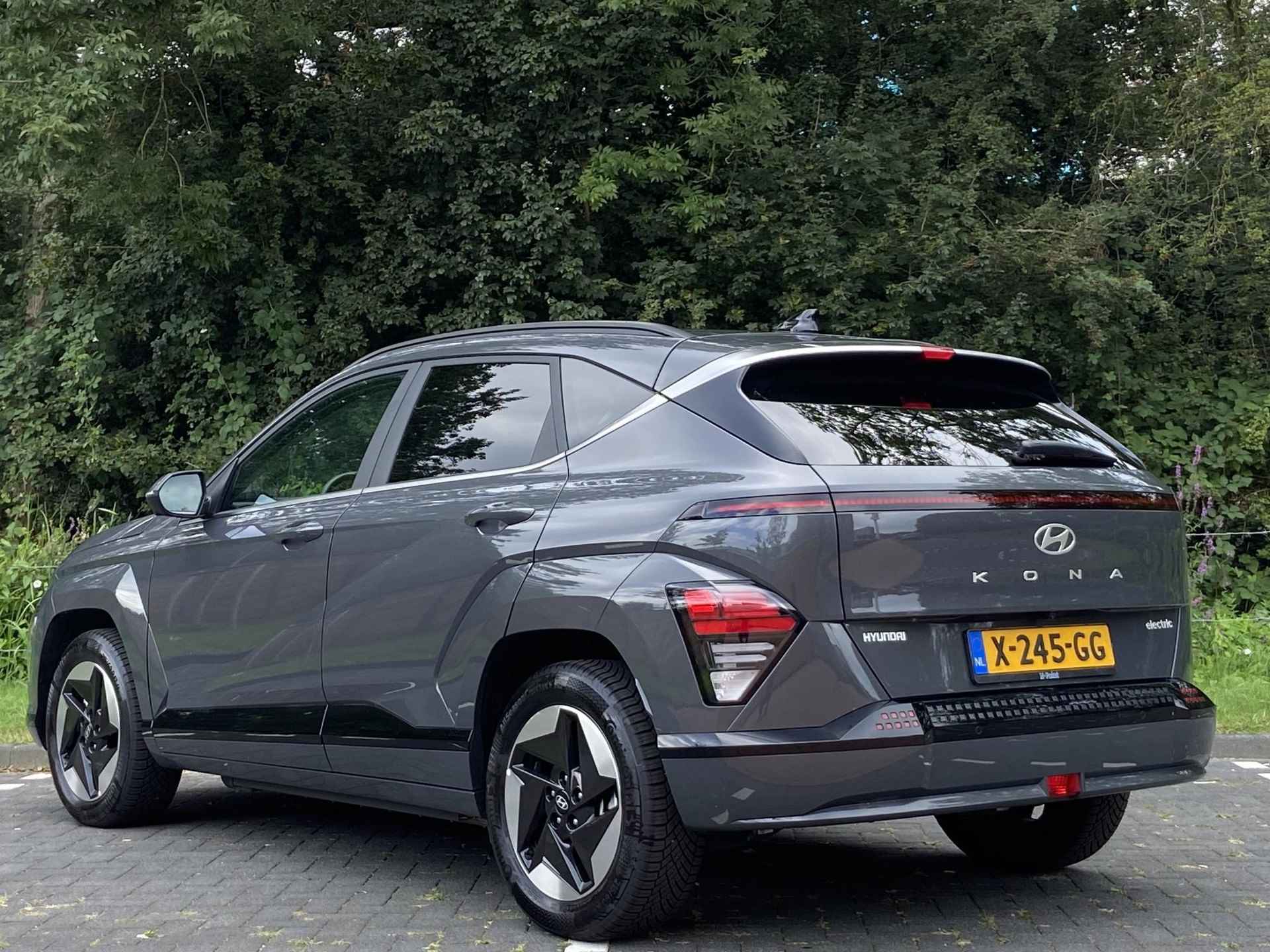 Hyundai Kona Electric Premium 65.4 kWh | APPLE CARPLAY & ANDROID AUTO  | 360CAMERA | BLIND SPOT | STOELVENTILATIE | ALL-SEASON BANDEN | - 8/48