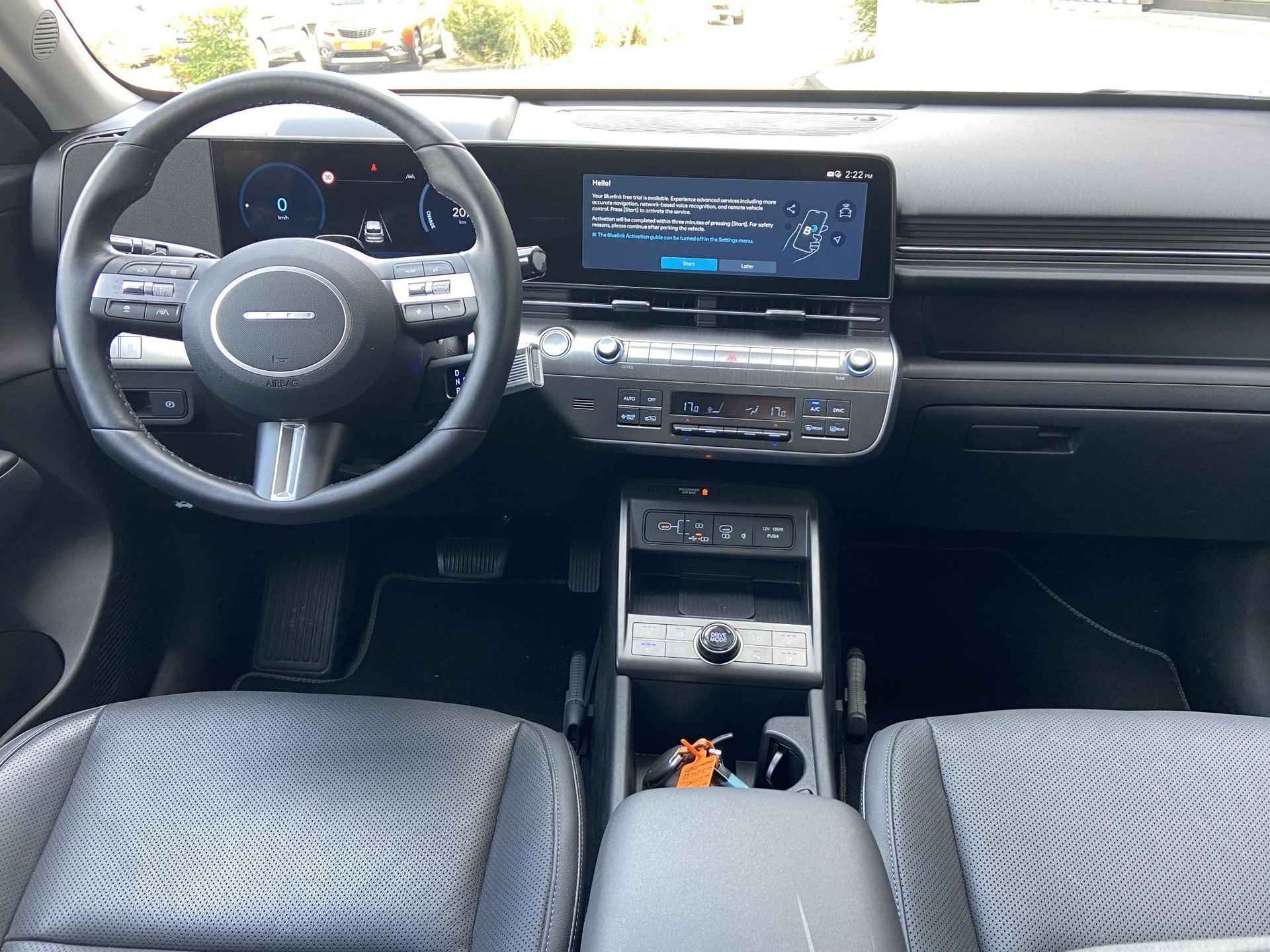 Hyundai Kona Electric Premium 65.4 kWh | APPLE CARPLAY & ANDROID AUTO  | 360CAMERA | BLIND SPOT | STOELVENTILATIE | ALL-SEASON BANDEN | - 17/48