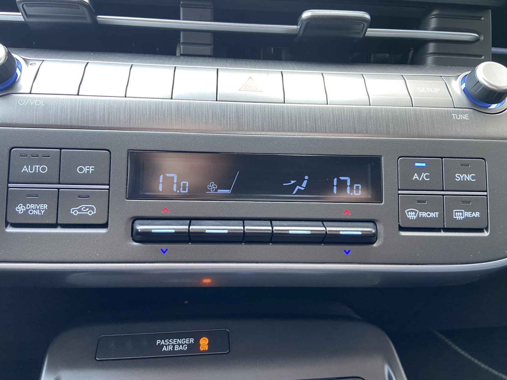 Hyundai Kona Electric Premium 65.4 kWh | APPLE CARPLAY & ANDROID AUTO  | 360CAMERA | BLIND SPOT | STOELVENTILATIE | ALL-SEASON BANDEN | - 35/48