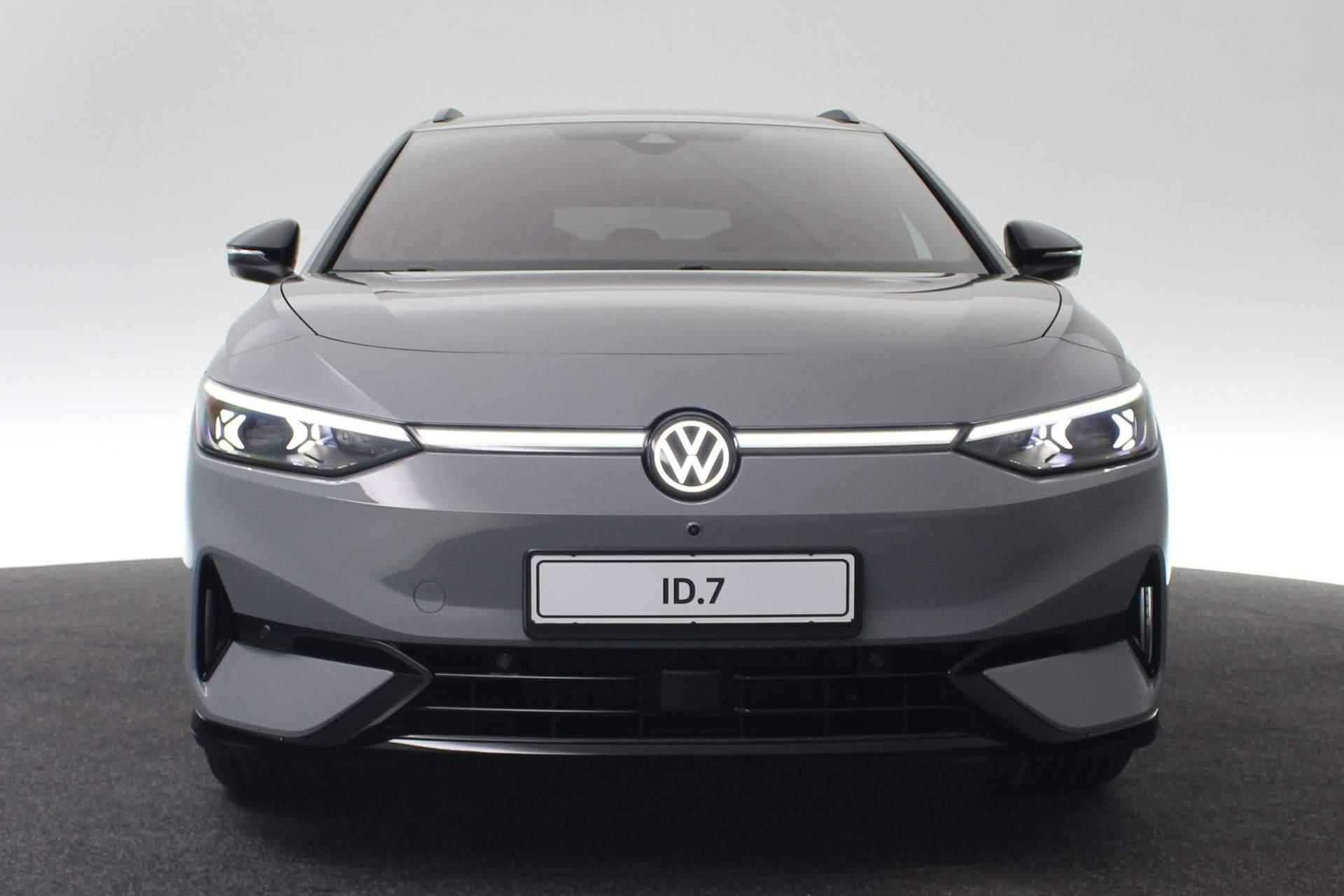 Volkswagen ID.7 286PK Pro Business 77 kWh | HUD | IQ Light | DCC | 360 Camera | Trekhaak | Stoelverwarming | 20 inch - 24/55