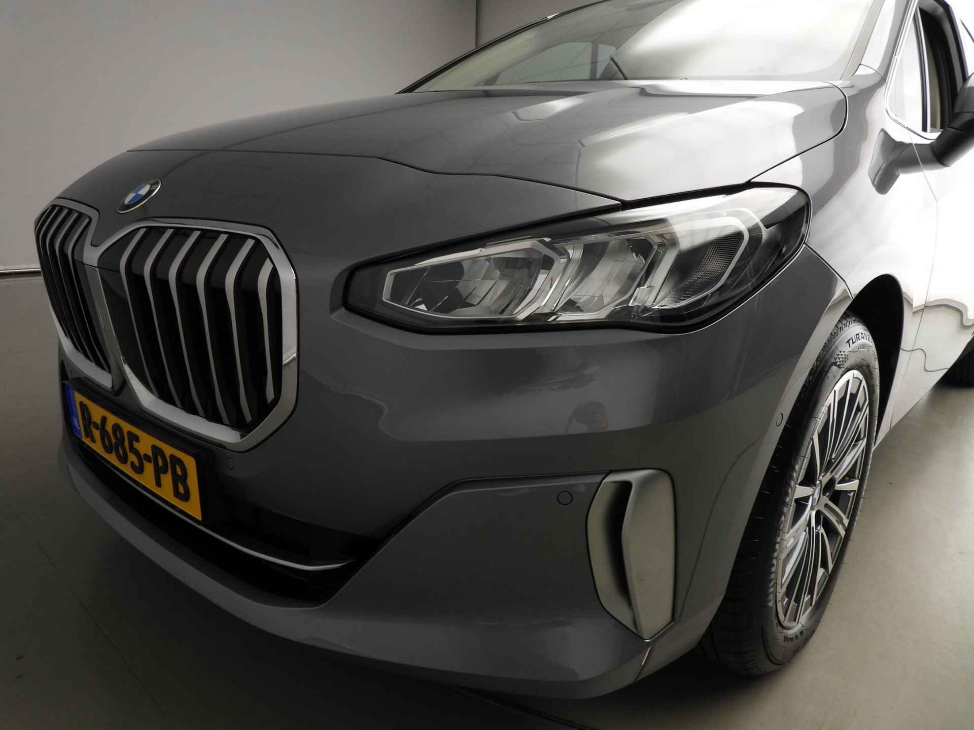 BMW 2 Serie Active Tourer 223i | LED | Navigatie | Trekhaak | Sportstoelen | Chrome line | DAB | Alu 17 inch - 39/40