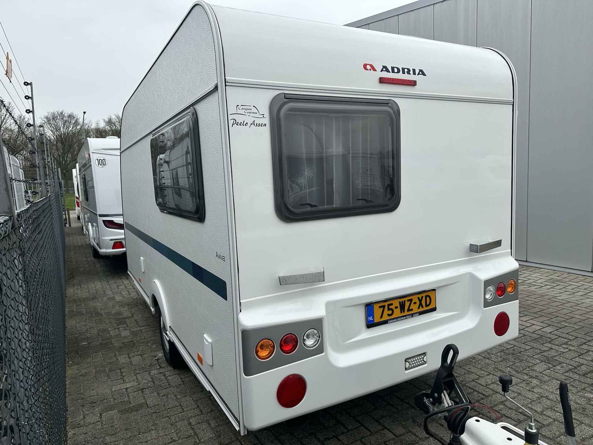 ADRIA AVIVA 400 PS DWARSBED + VOORTENT + TREINZIT + DOUCHE - 4/20