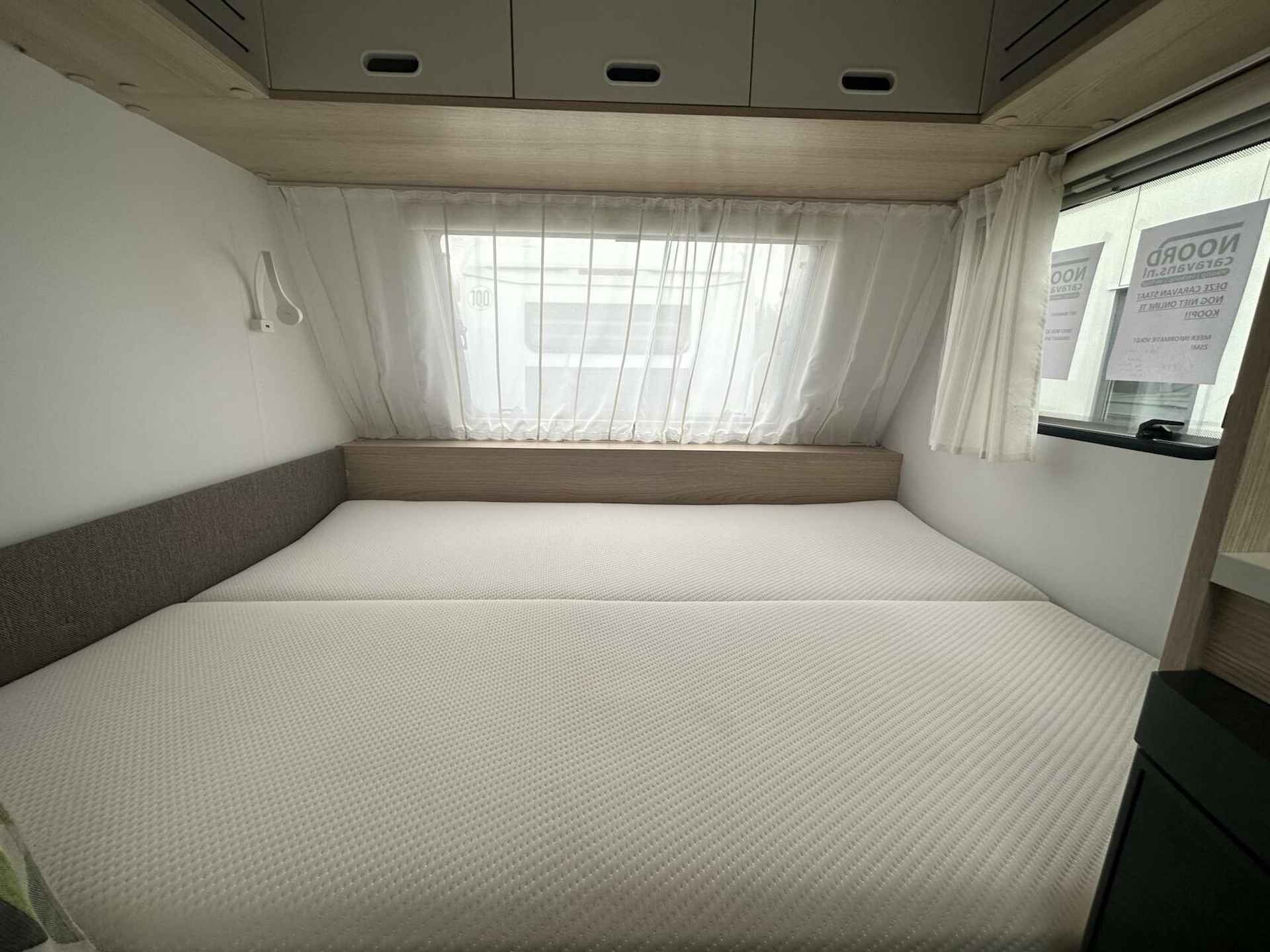 ADRIA AVIVA 400 PS DWARSBED + VOORTENT + TREINZIT + DOUCHE - 9/20