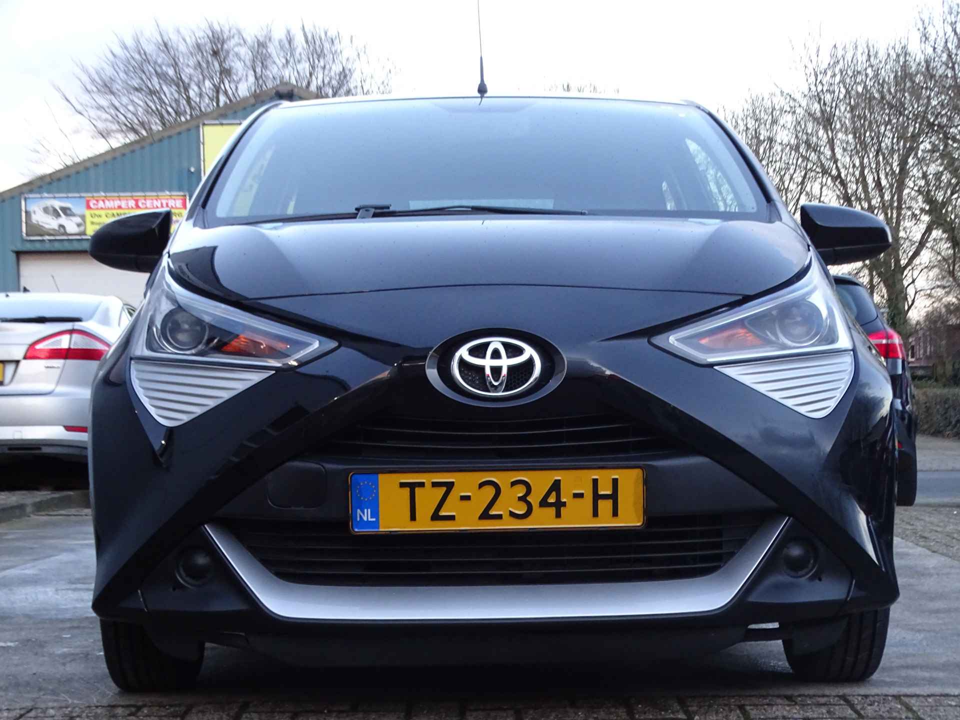 Toyota Aygo 1.0 VVT-i x-play Airco, Camera, NL/NAP, FACELIFT! - 17/43