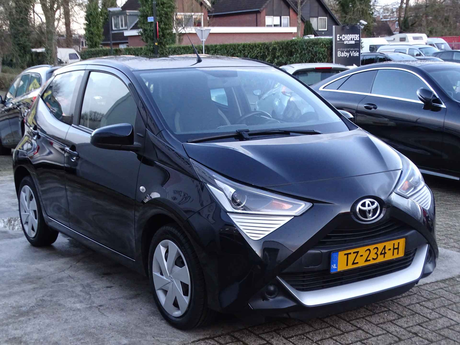 Toyota Aygo 1.0 VVT-i x-play Airco, Camera, NL/NAP, FACELIFT! - 18/43