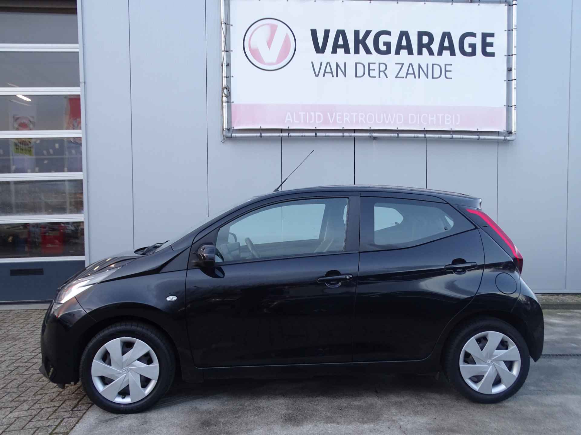 Toyota Aygo 1.0 VVT-i x-play Airco, Camera, NL/NAP, FACELIFT! - 21/43