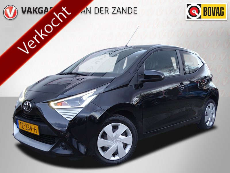 Toyota Aygo 1.0 VVT-i x-play Airco, Camera, NL/NAP, FACELIFT!