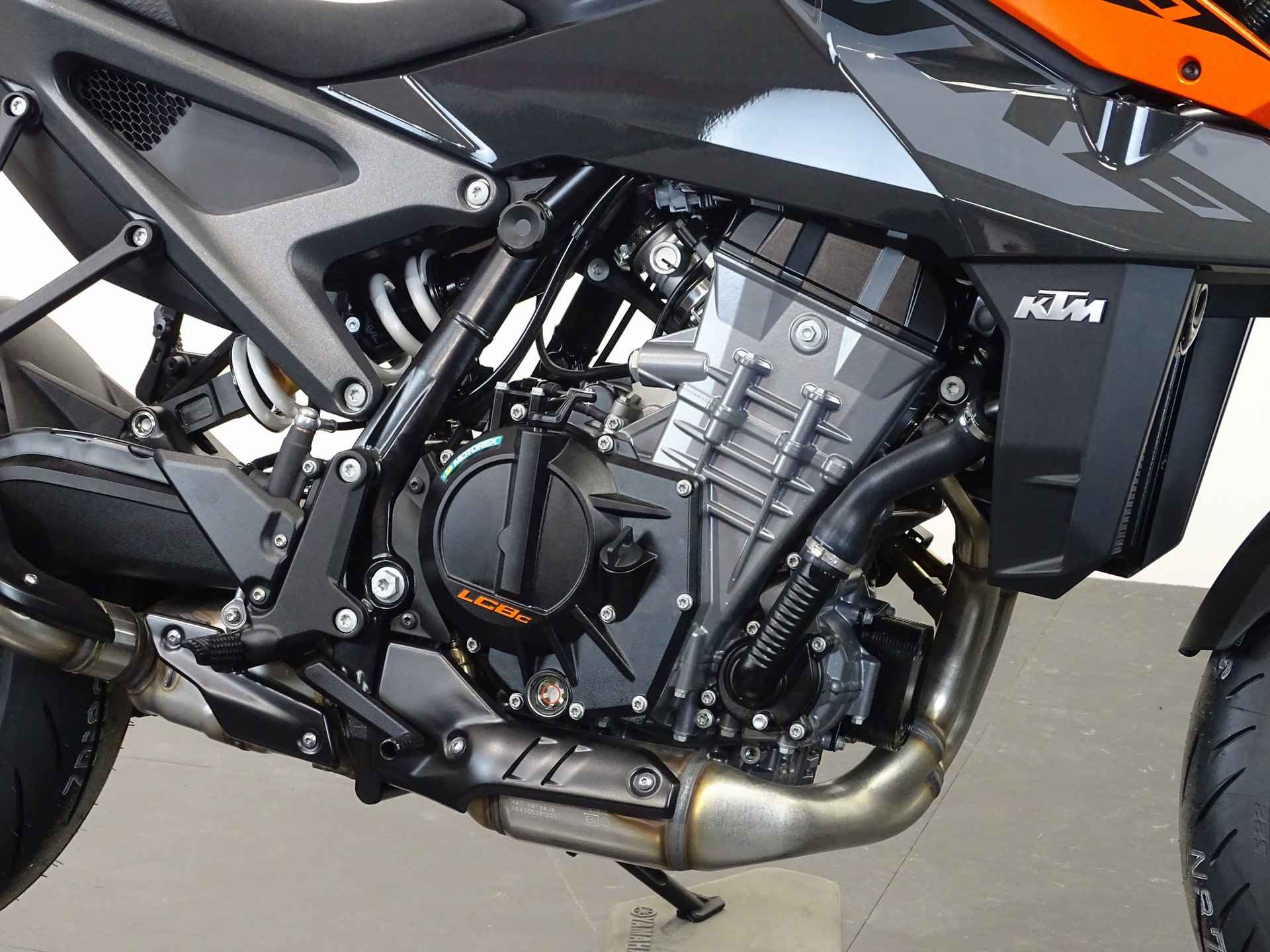 KTM 990 DUKE - 4/12