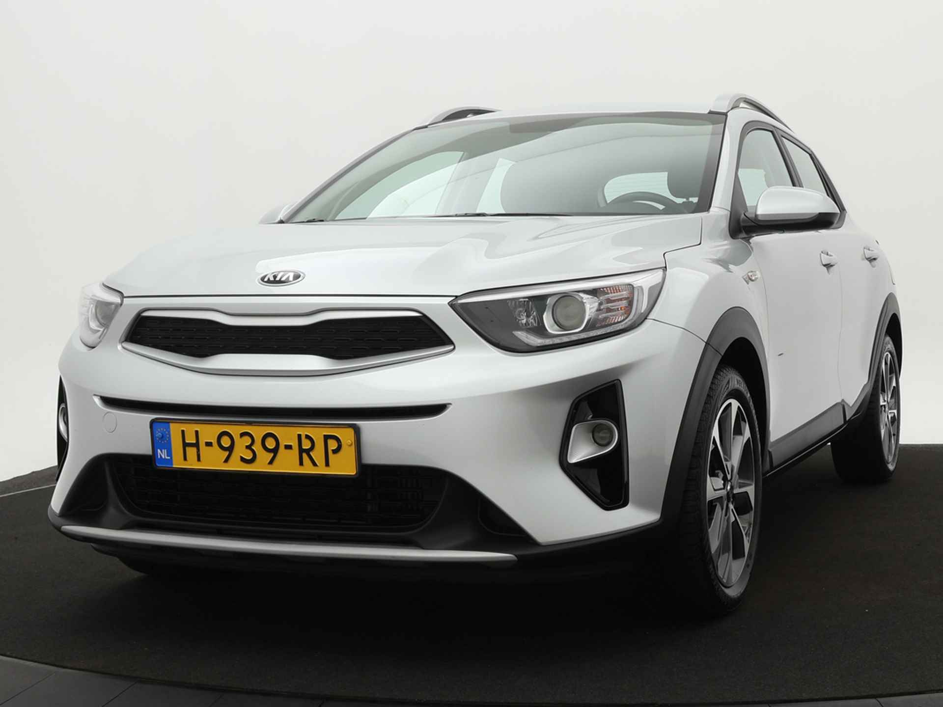 Kia Stonic 1.0 T-GDi DynamicLine - Navigatie - Camera - Elektrische ramen - Airco  - Fabrieksgarantie tot 04-2027 - 2/52