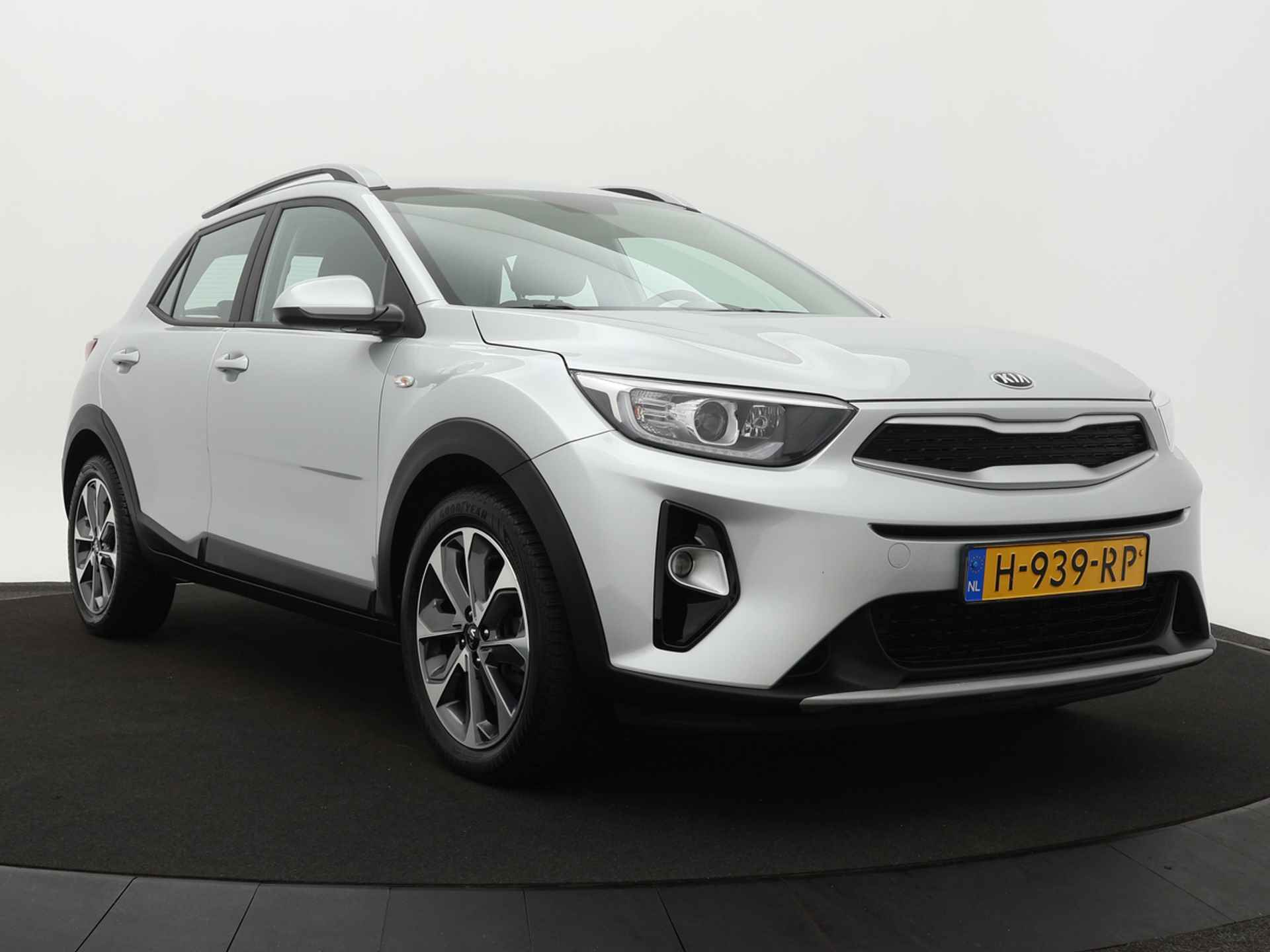 Kia Stonic 1.0 T-GDi DynamicLine - Navigatie - Camera - Elektrische ramen - Airco  - Fabrieksgarantie tot 04-2027 - 11/52