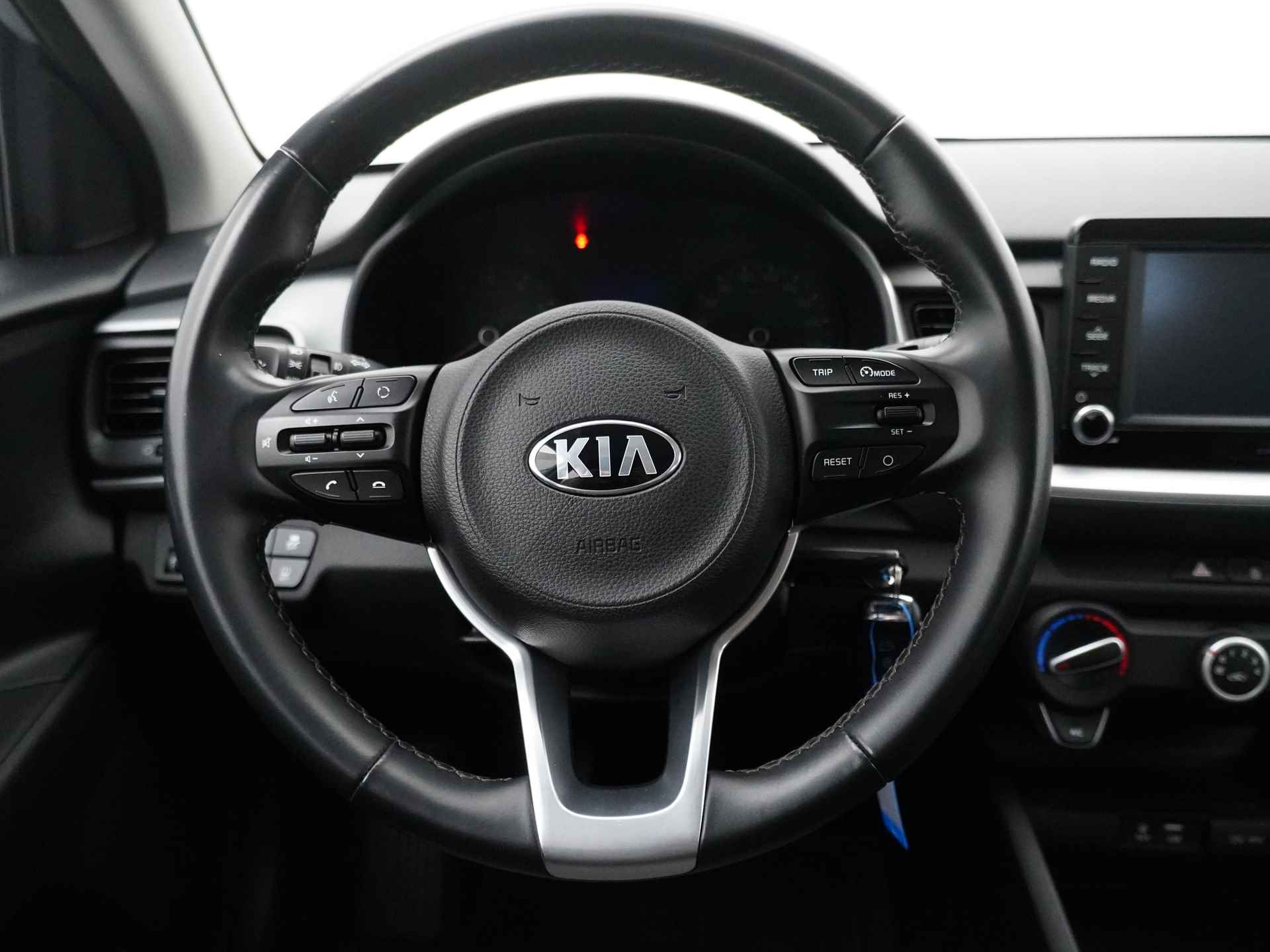 Kia Stonic 1.0 T-GDi DynamicLine - Navigatie - Camera - Elektrische ramen - Airco  - Fabrieksgarantie tot 04-2027 - 37/52