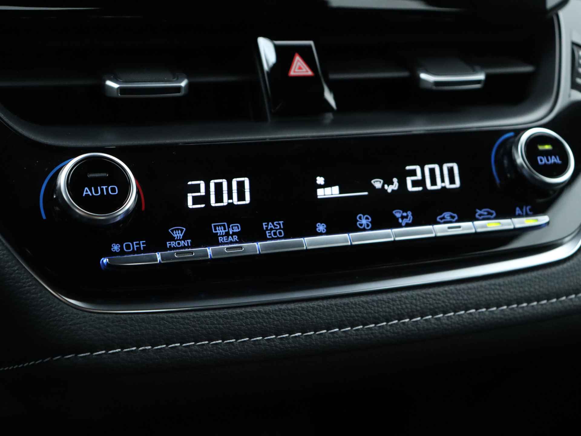 Toyota Corolla 1.2 Turbo Active | Parkeercamera | Apple Carplay/Android Auto | Cruise en Climate Control | - 9/37