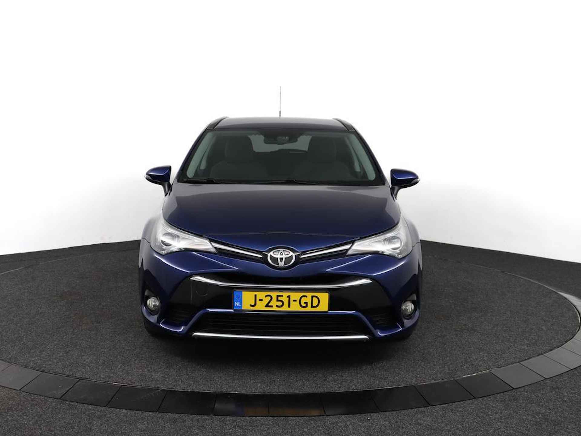 Toyota Avensis Touring Sports 1.8 VVT-i Executive | Automaat| Cruisecontrol | Navigatie | Stoelverwarming | - 16/54