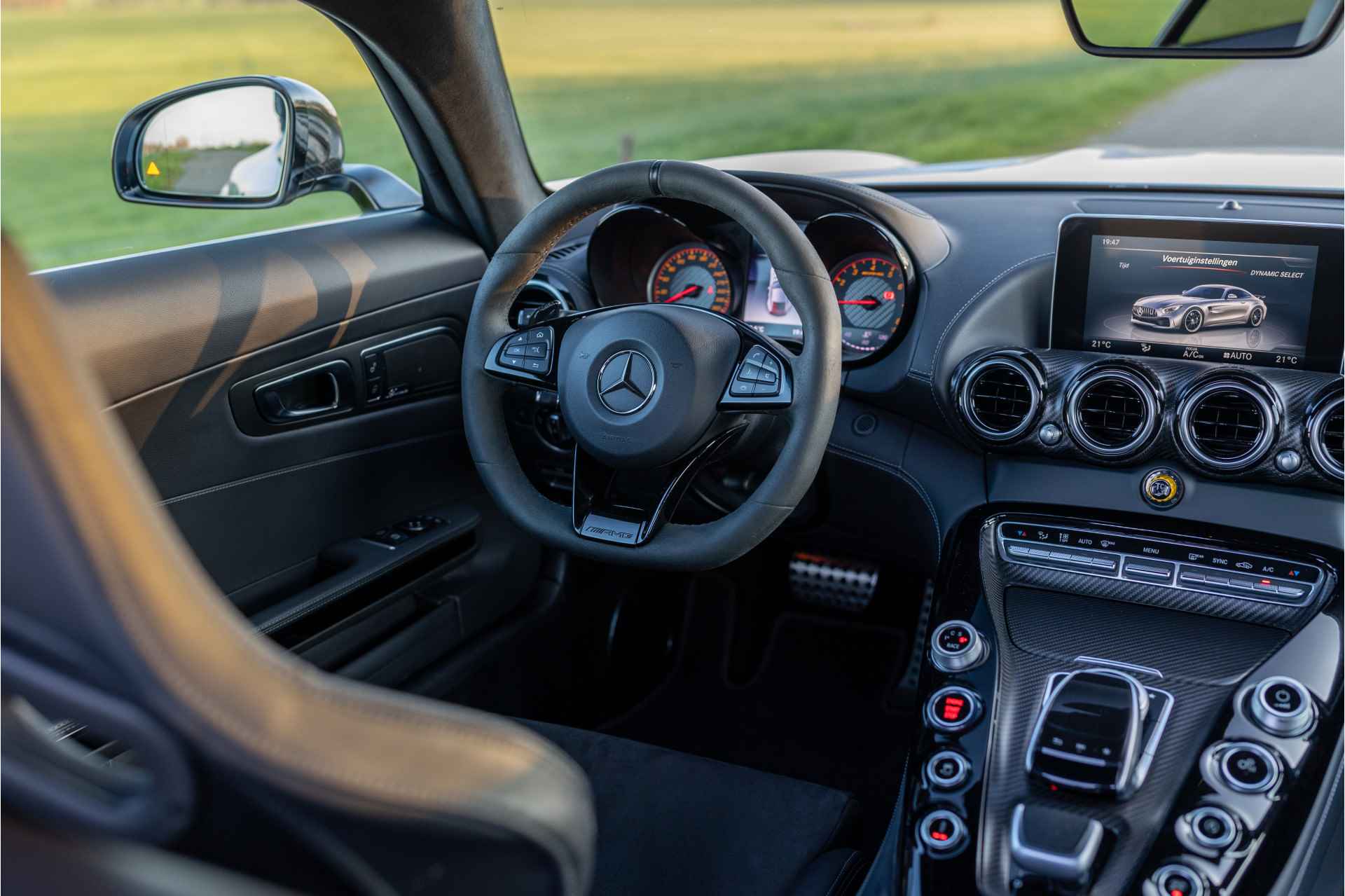 Mercedes-Benz AMG GT R | Achterasbesturing | Carbondak | Burmester | Keramische Remmen - 9/27