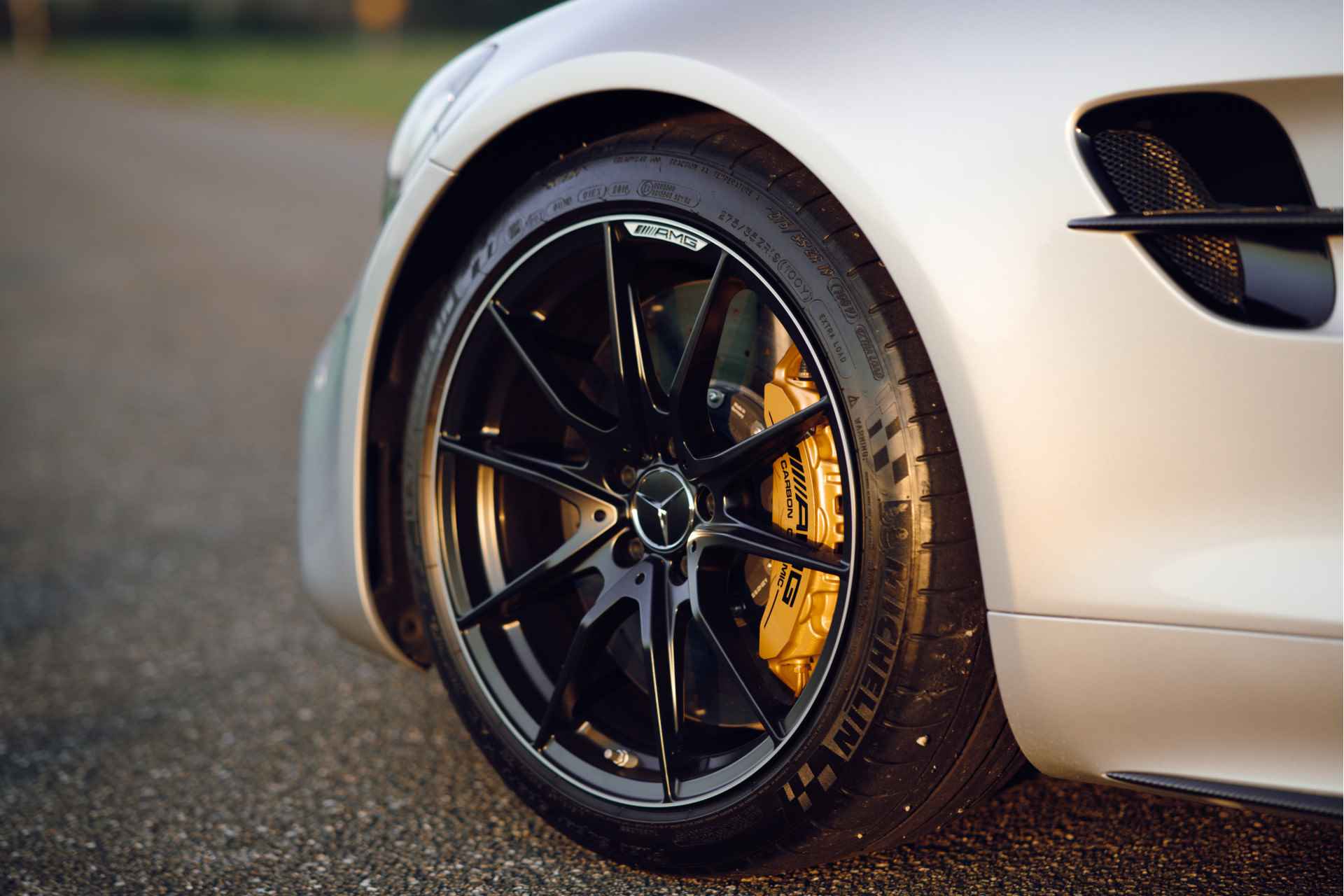 Mercedes-Benz AMG GT R | Achterasbesturing | Carbondak | Burmester | Keramische Remmen - 23/27
